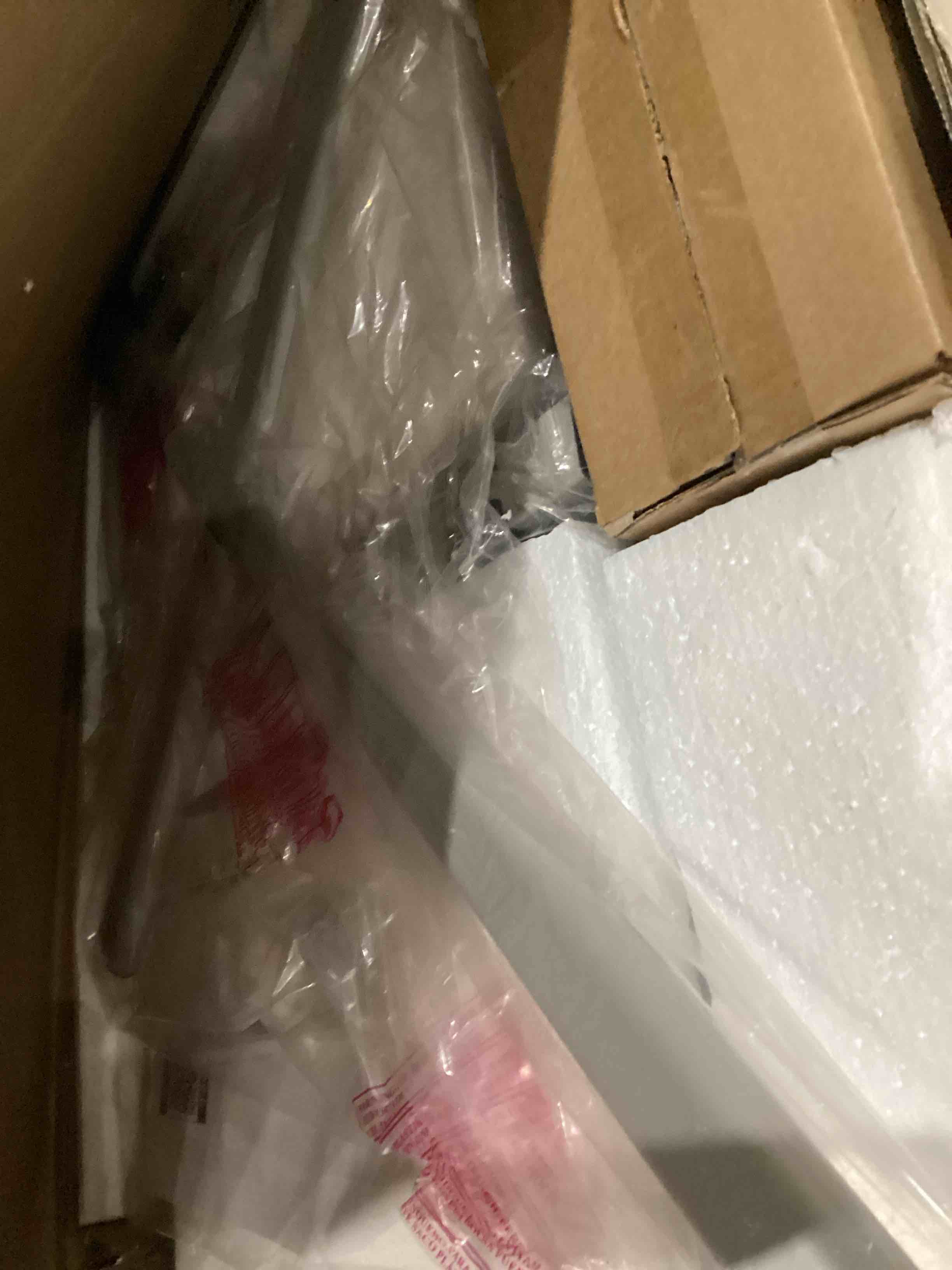 https://s3.amazonaws.com/lotting-images-prod/bidfta/BLU4295746_1746619729653.jpeg