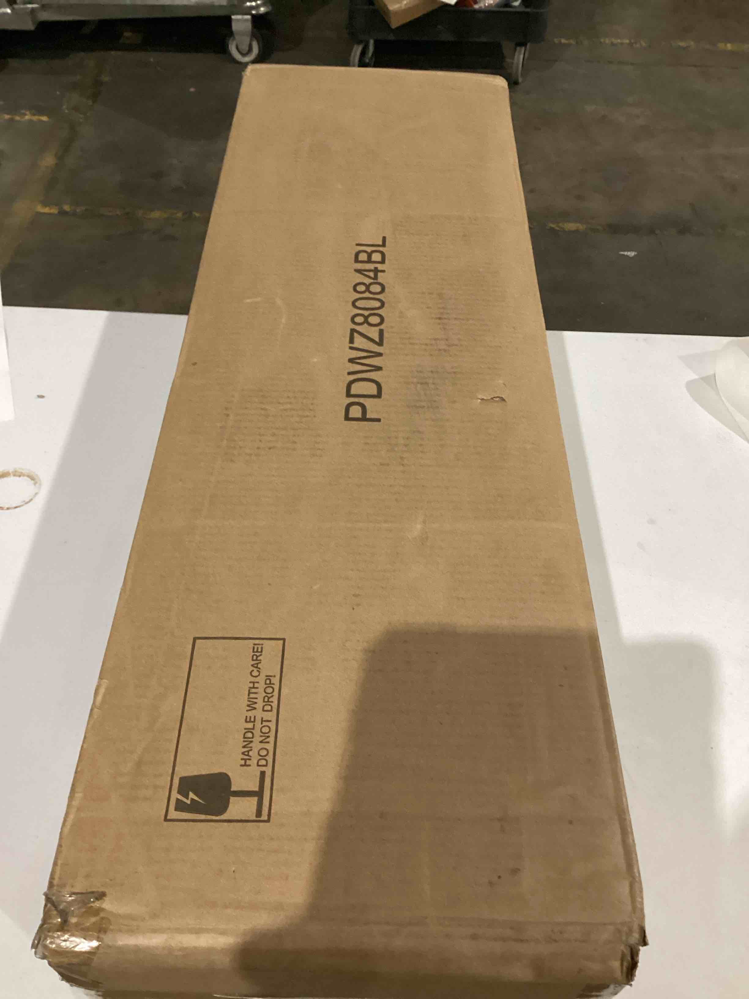 https://s3.amazonaws.com/lotting-images-prod/bidfta/BLU4295761_1746624750094.jpeg