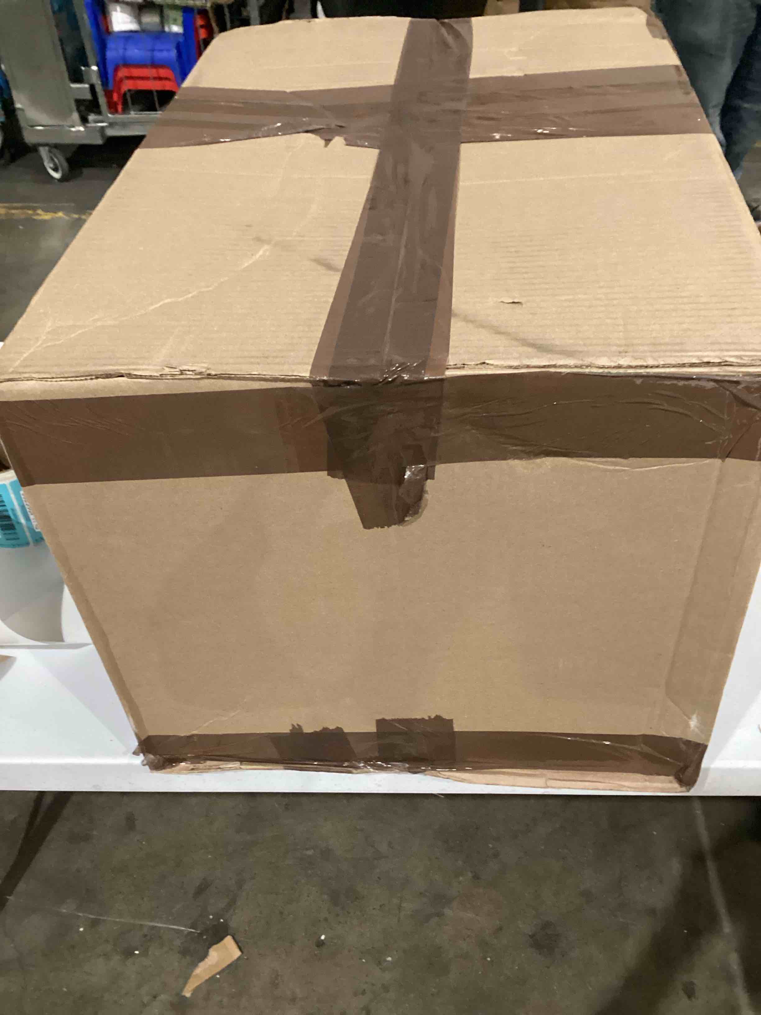 https://s3.amazonaws.com/lotting-images-prod/bidfta/BLU4295780_1746638290293.jpeg