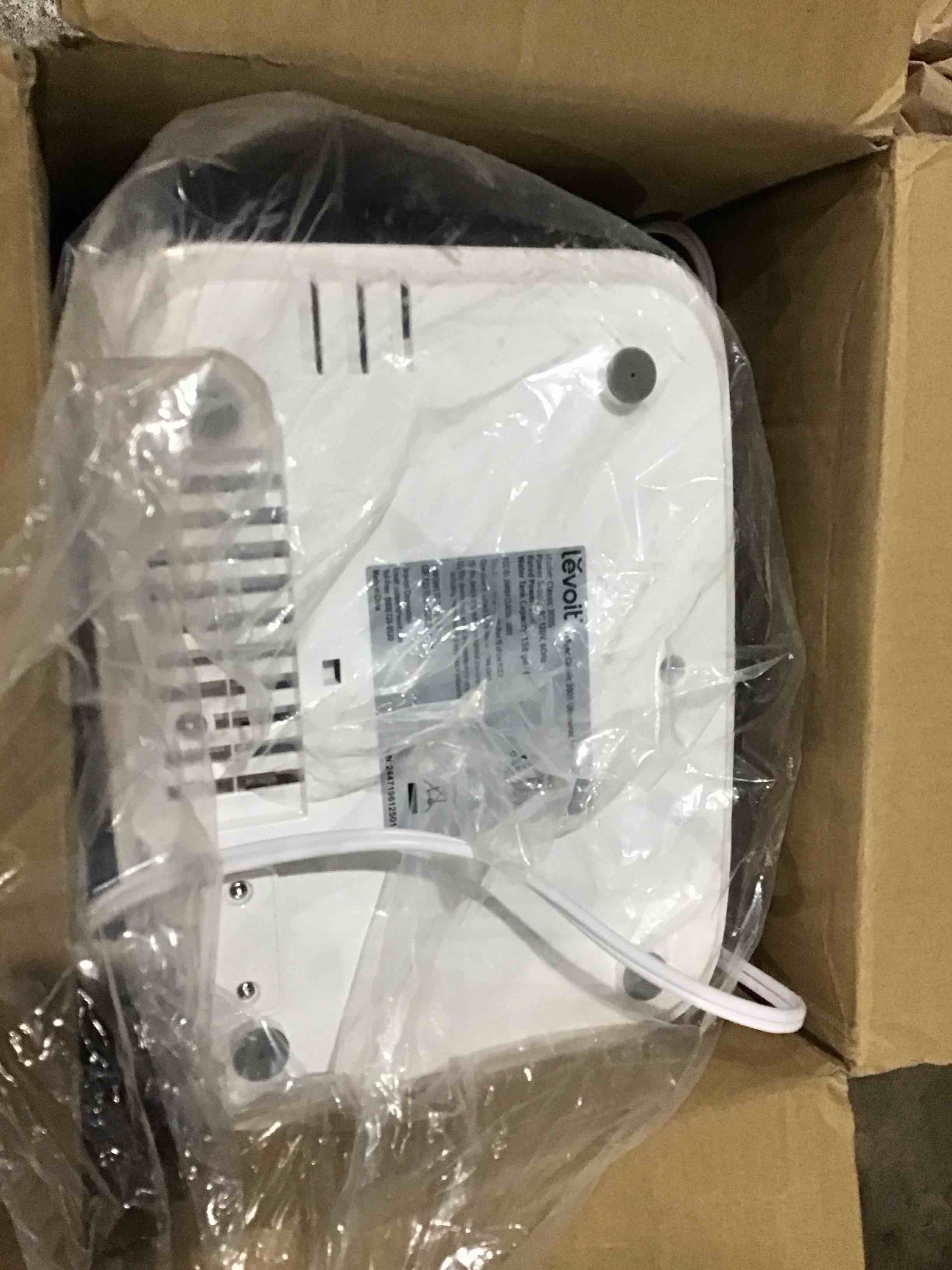 https://s3.amazonaws.com/lotting-images-prod/bidfta/BLU4295818_1746793538582.jpeg