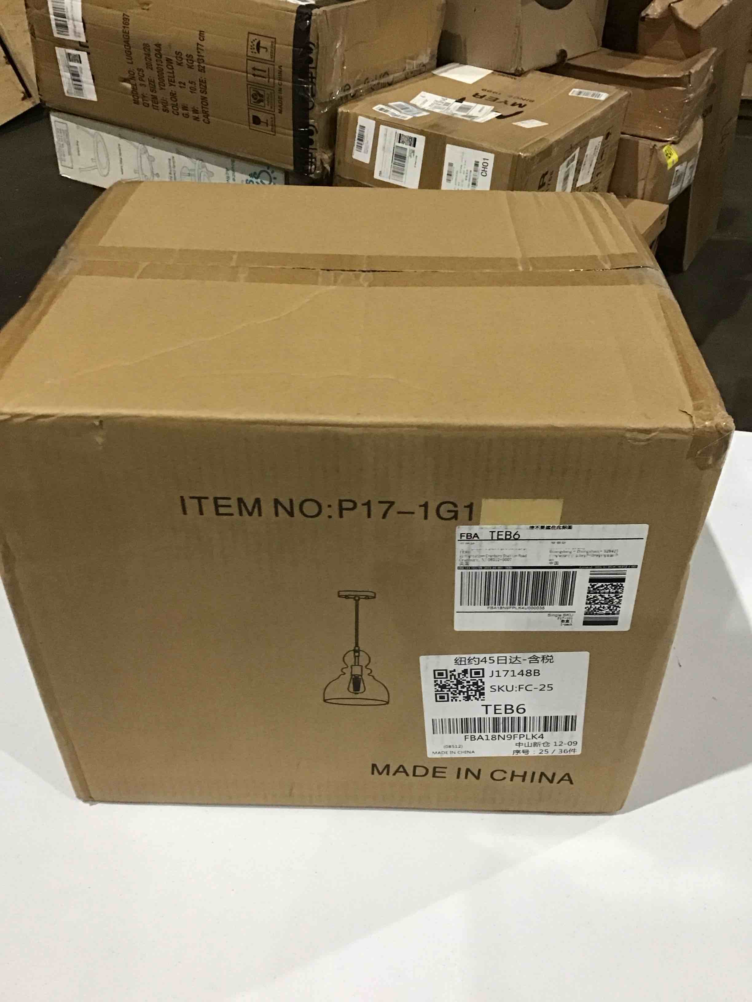 https://s3.amazonaws.com/lotting-images-prod/bidfta/BLU4295824_1746794893851.jpeg