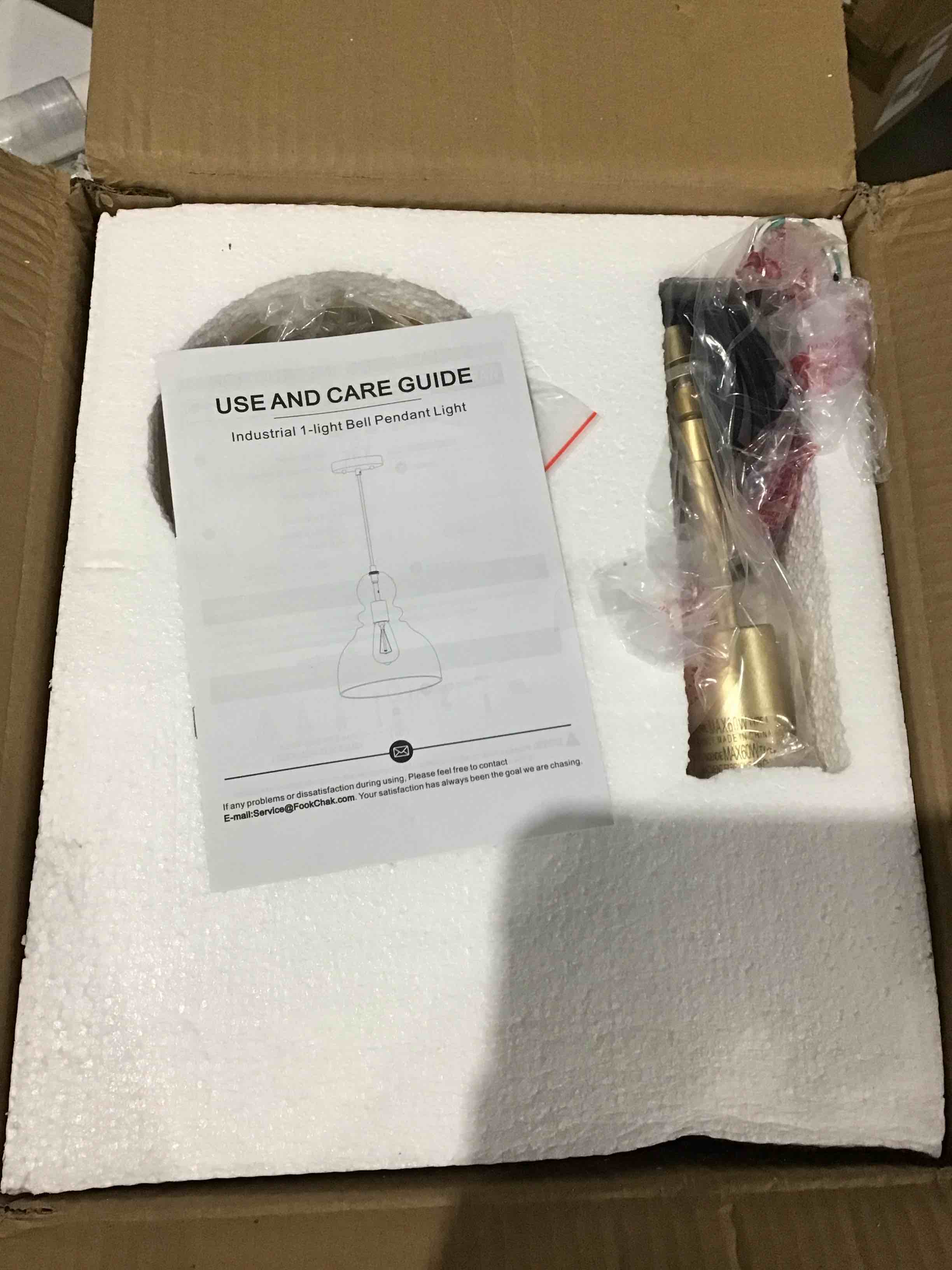 https://s3.amazonaws.com/lotting-images-prod/bidfta/BLU4295824_1746794918532.jpeg