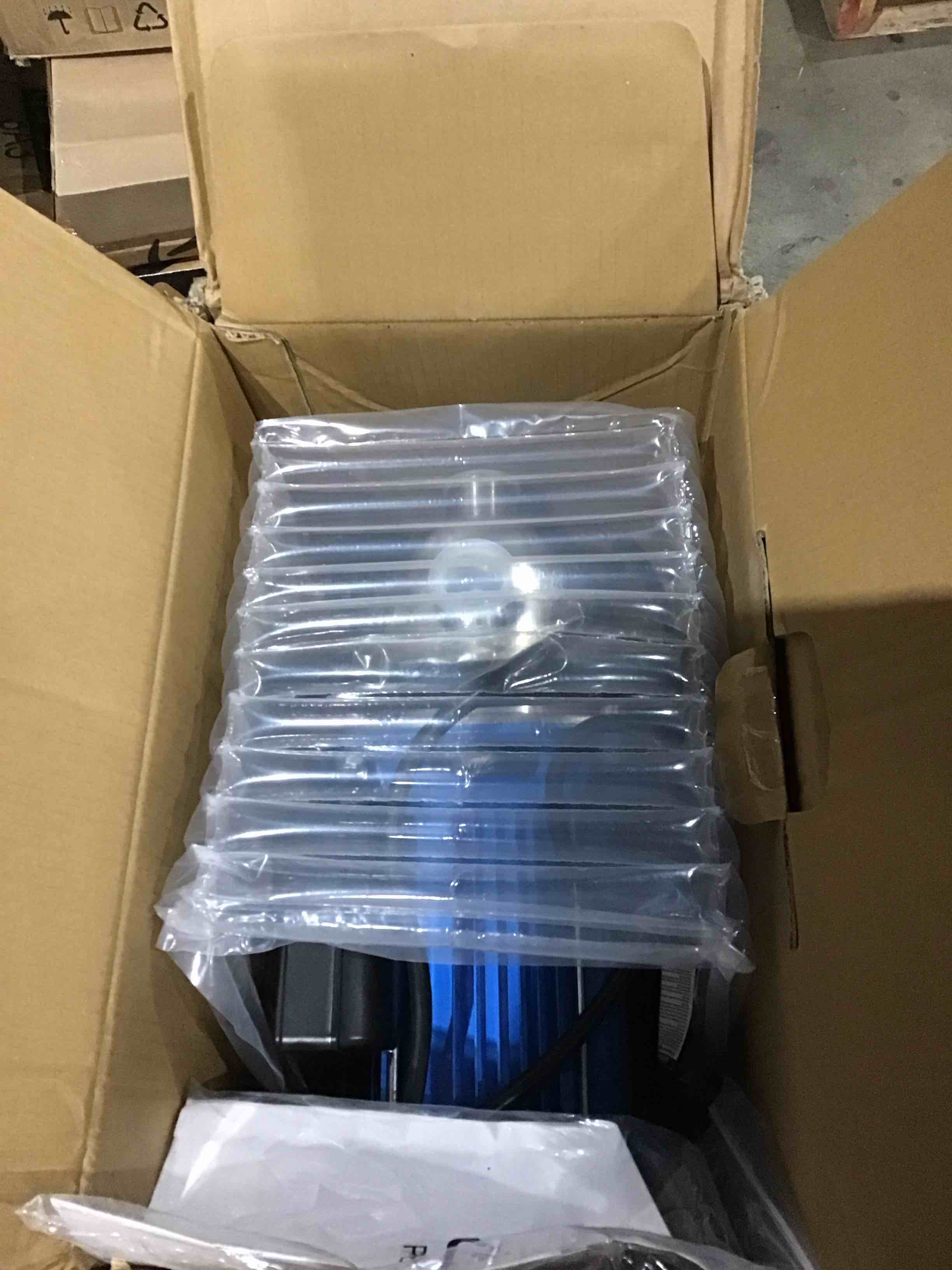https://s3.amazonaws.com/lotting-images-prod/bidfta/BLU4295865_1746811153426.jpeg