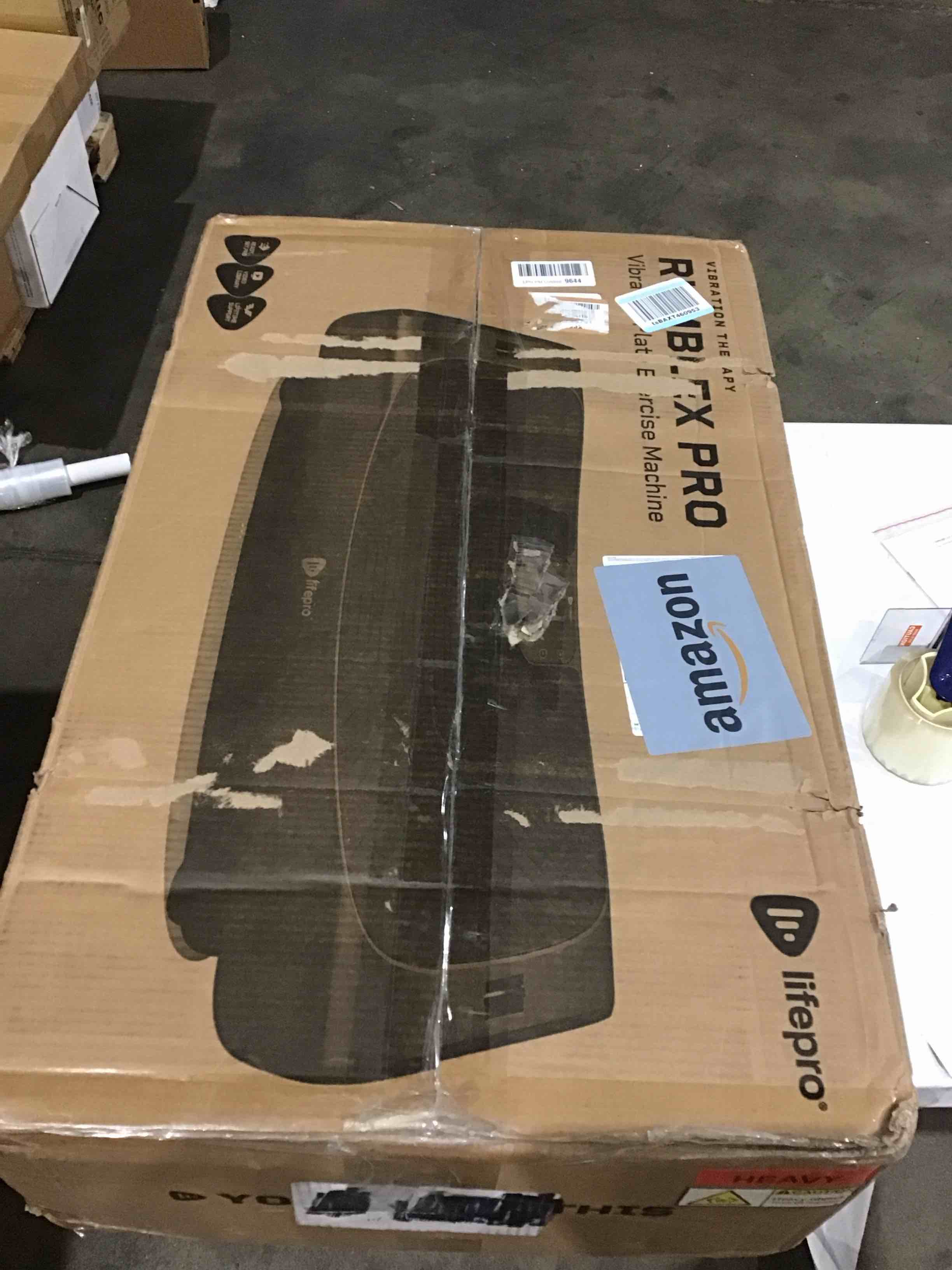 https://s3.amazonaws.com/lotting-images-prod/bidfta/BLU4295940_1747074905979.jpeg