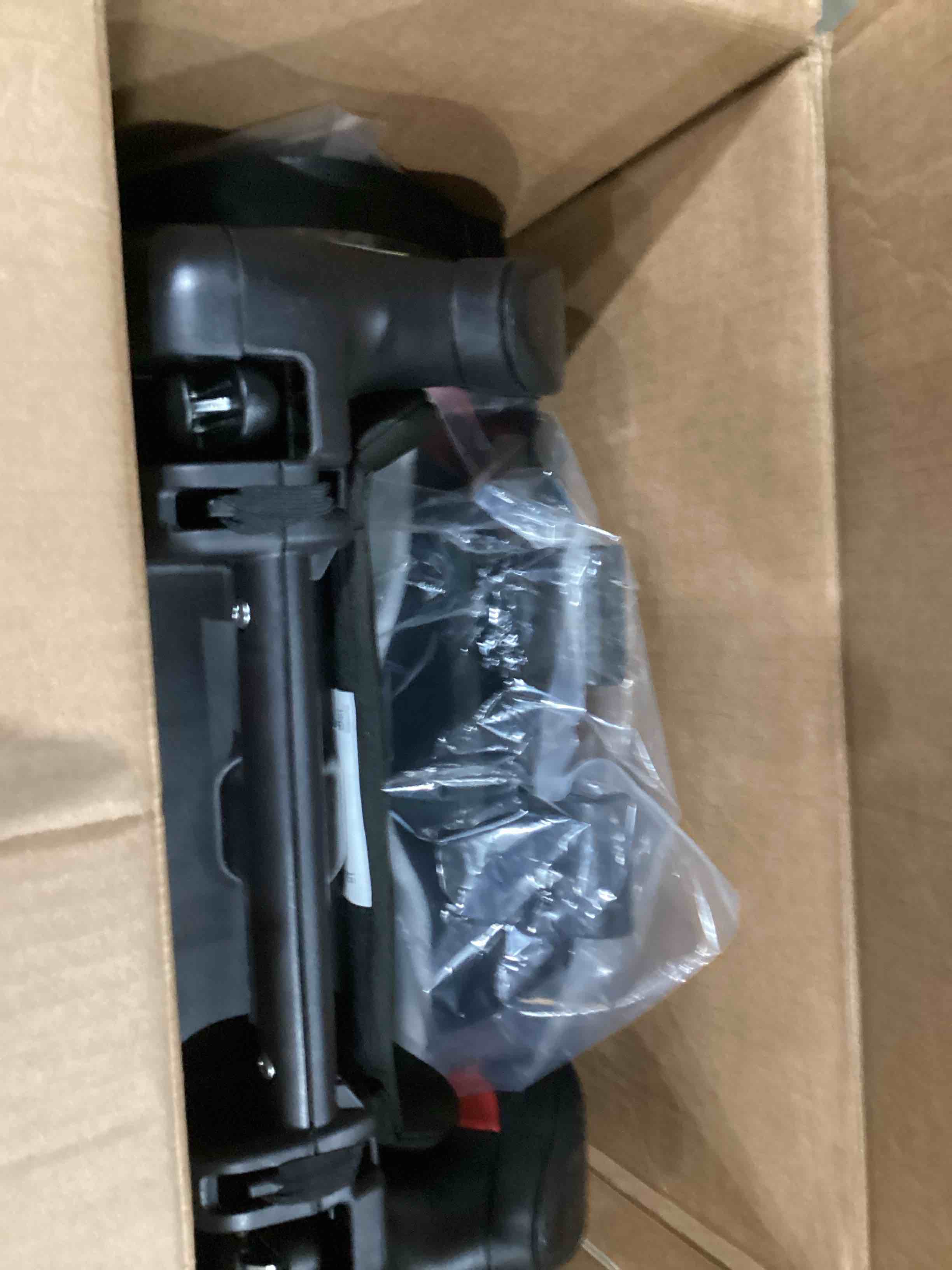 https://s3.amazonaws.com/lotting-images-prod/bidfta/BLU4296115_1747312894536.jpeg