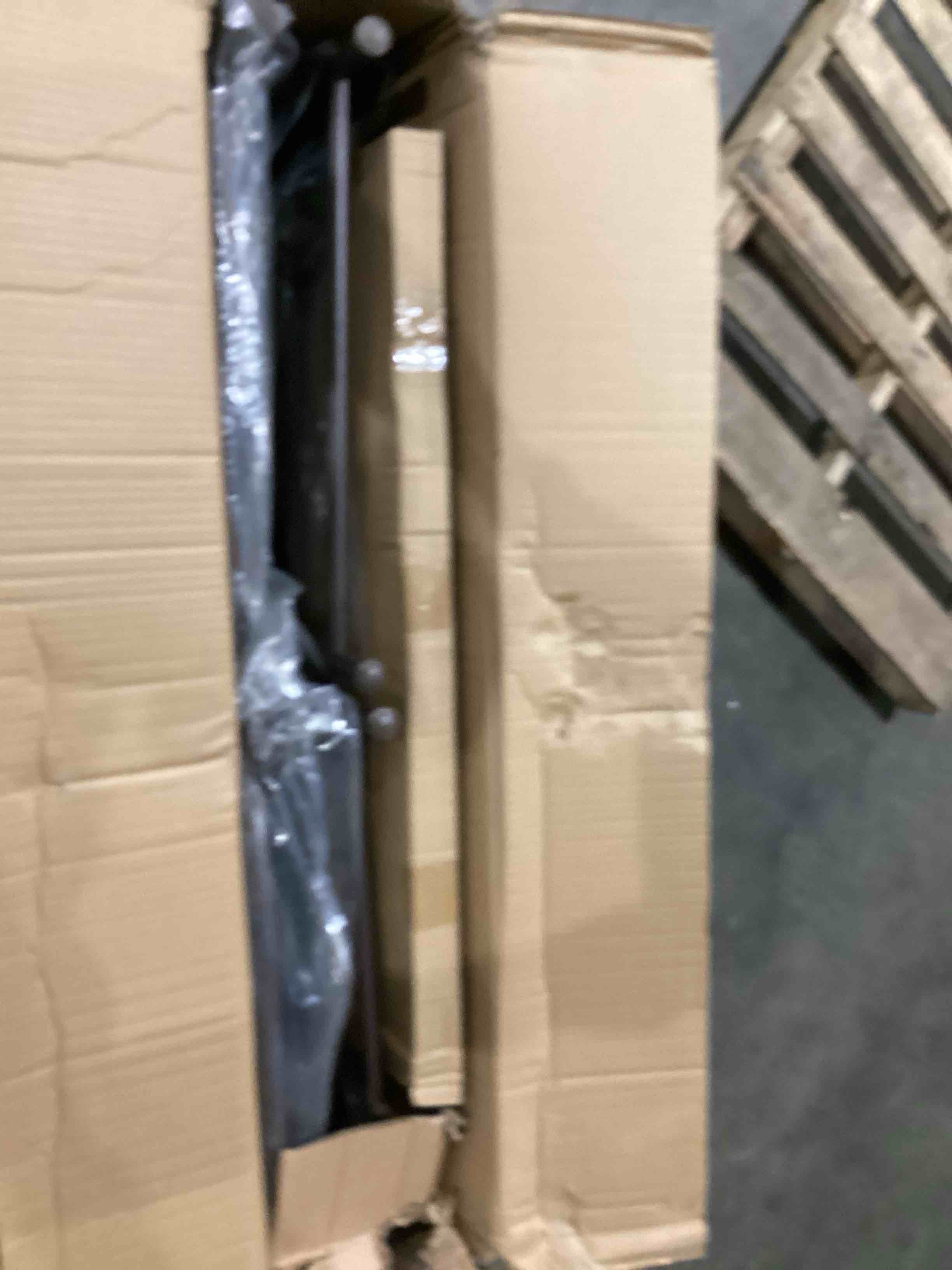 https://s3.amazonaws.com/lotting-images-prod/bidfta/BLU4296124_1747317215126.jpeg