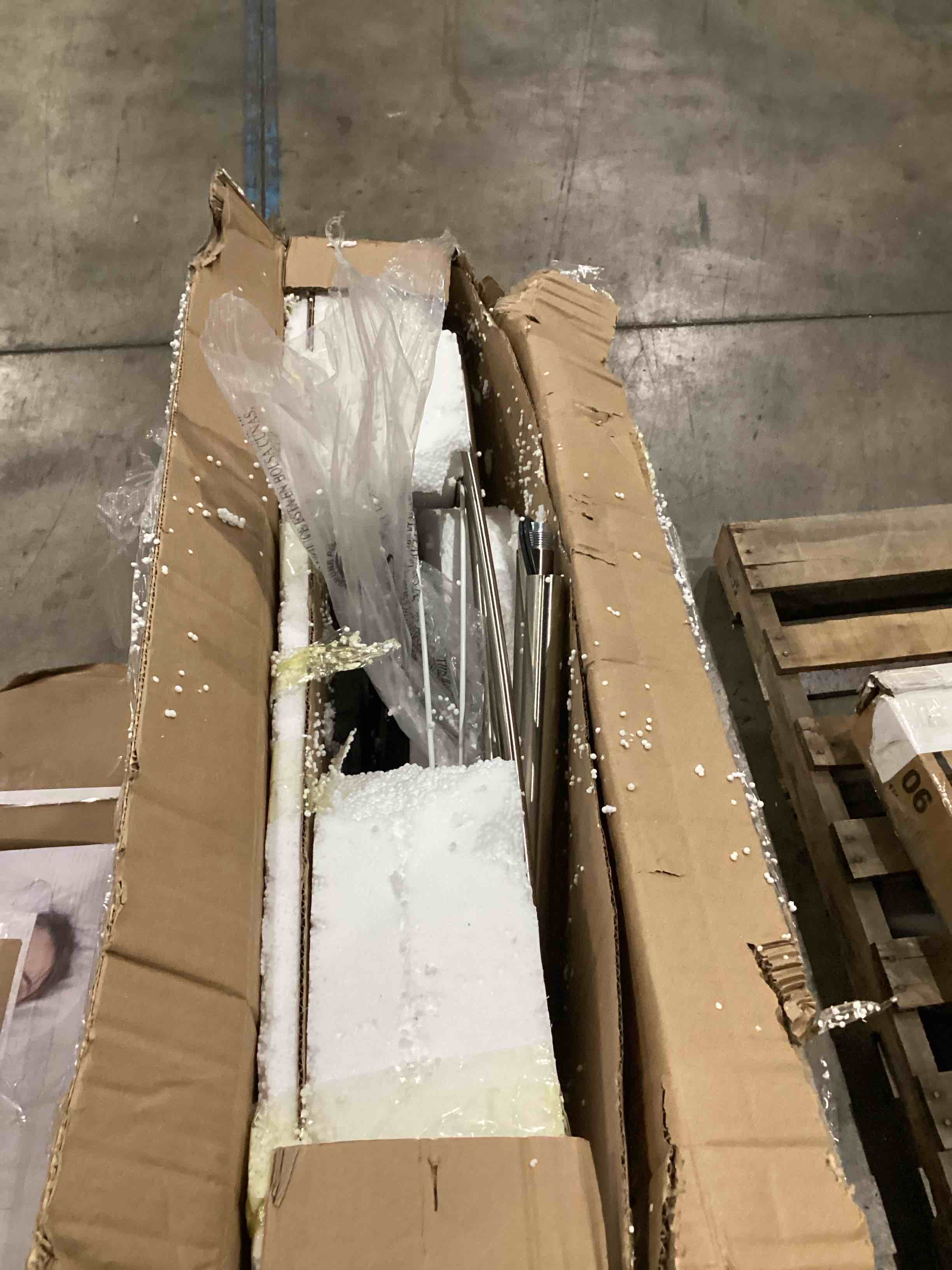 https://s3.amazonaws.com/lotting-images-prod/bidfta/BLU4296271_1747742790974.jpeg
