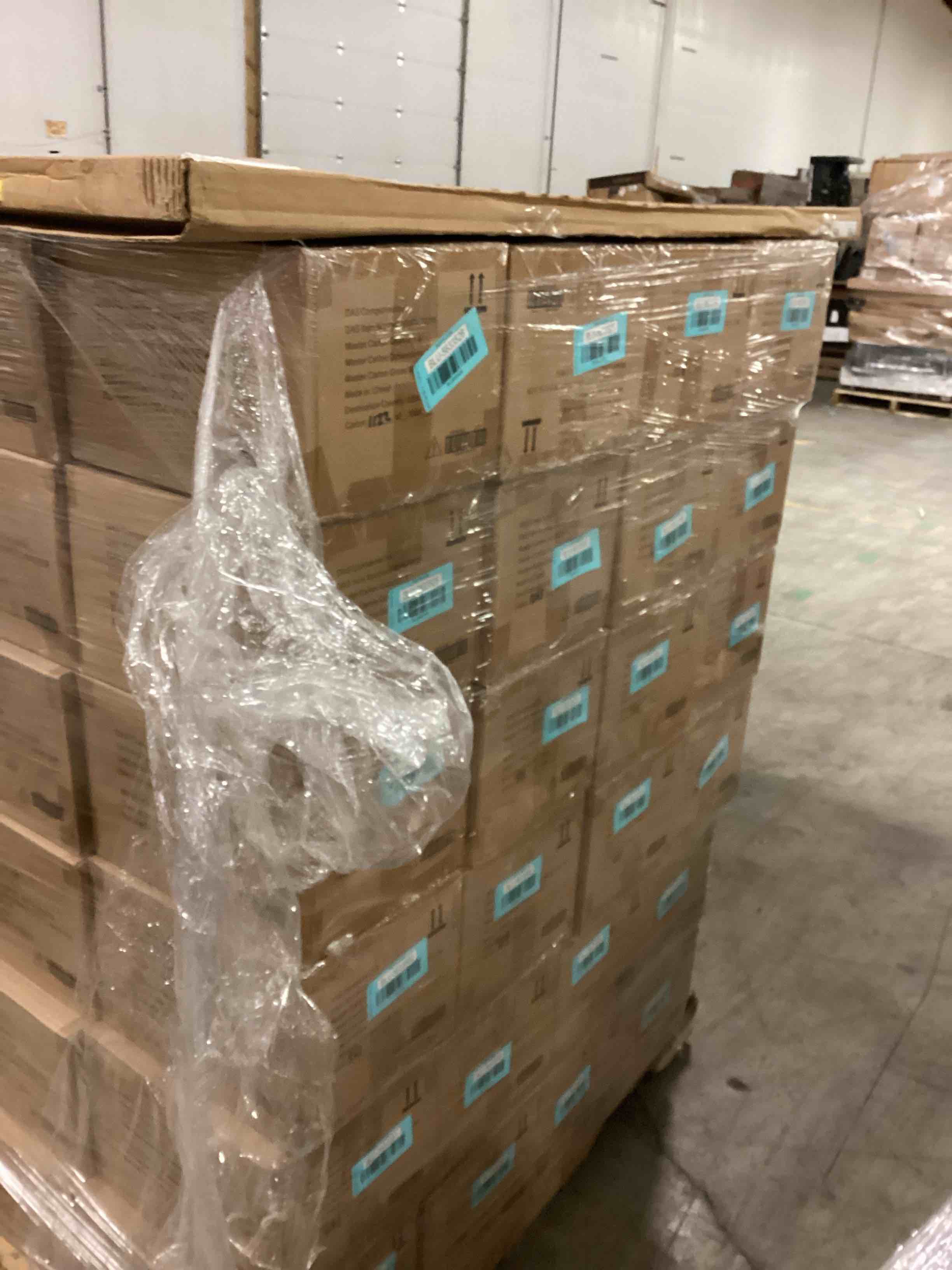 https://s3.amazonaws.com/lotting-images-prod/bidfta/BLU4299357_1711389359237.jpeg