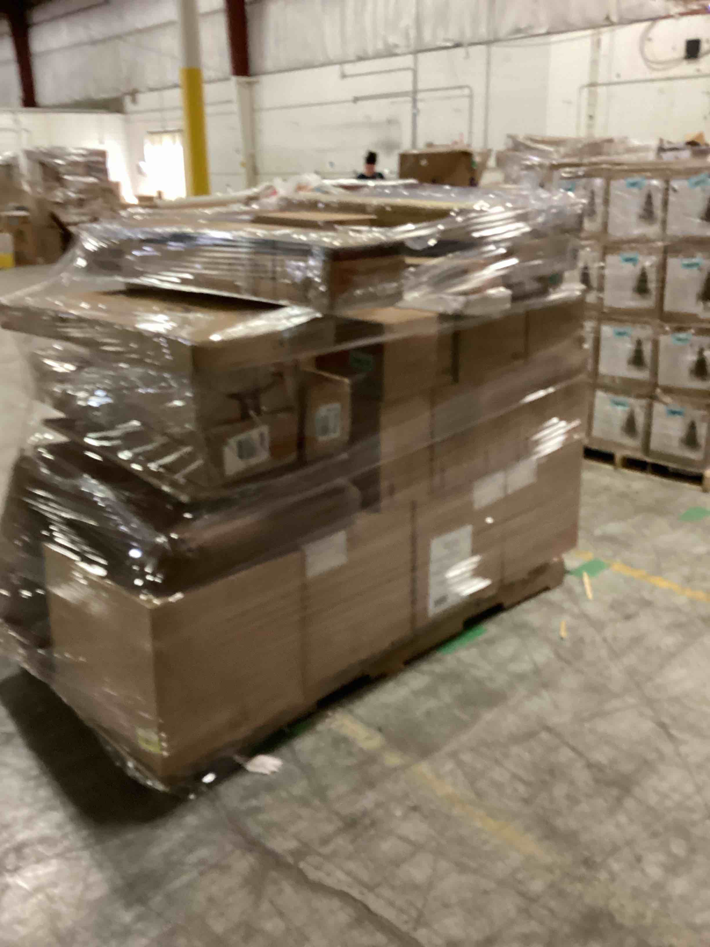 https://s3.amazonaws.com/lotting-images-prod/bidfta/BLU4299359_1711389728519.jpeg