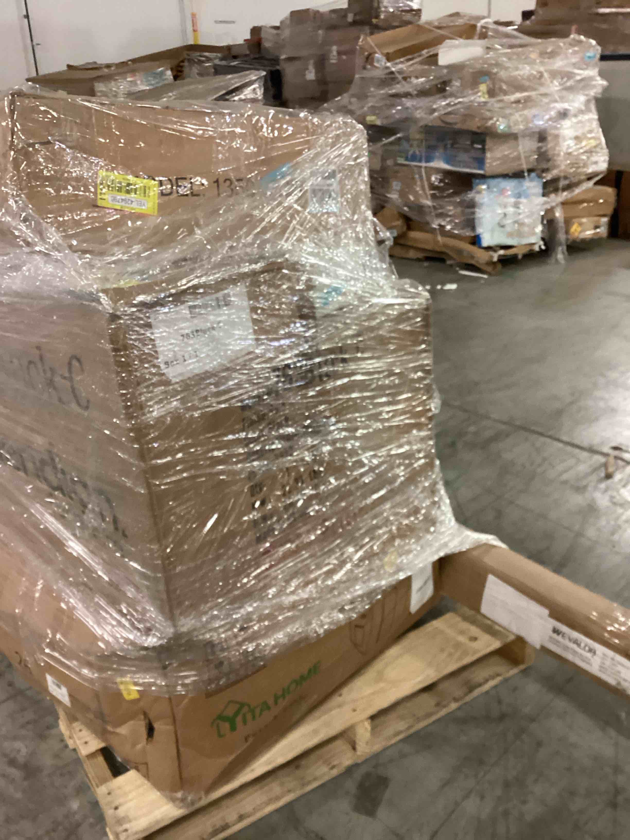 https://s3.amazonaws.com/lotting-images-prod/bidfta/BLU4299362_1711391166177.jpeg