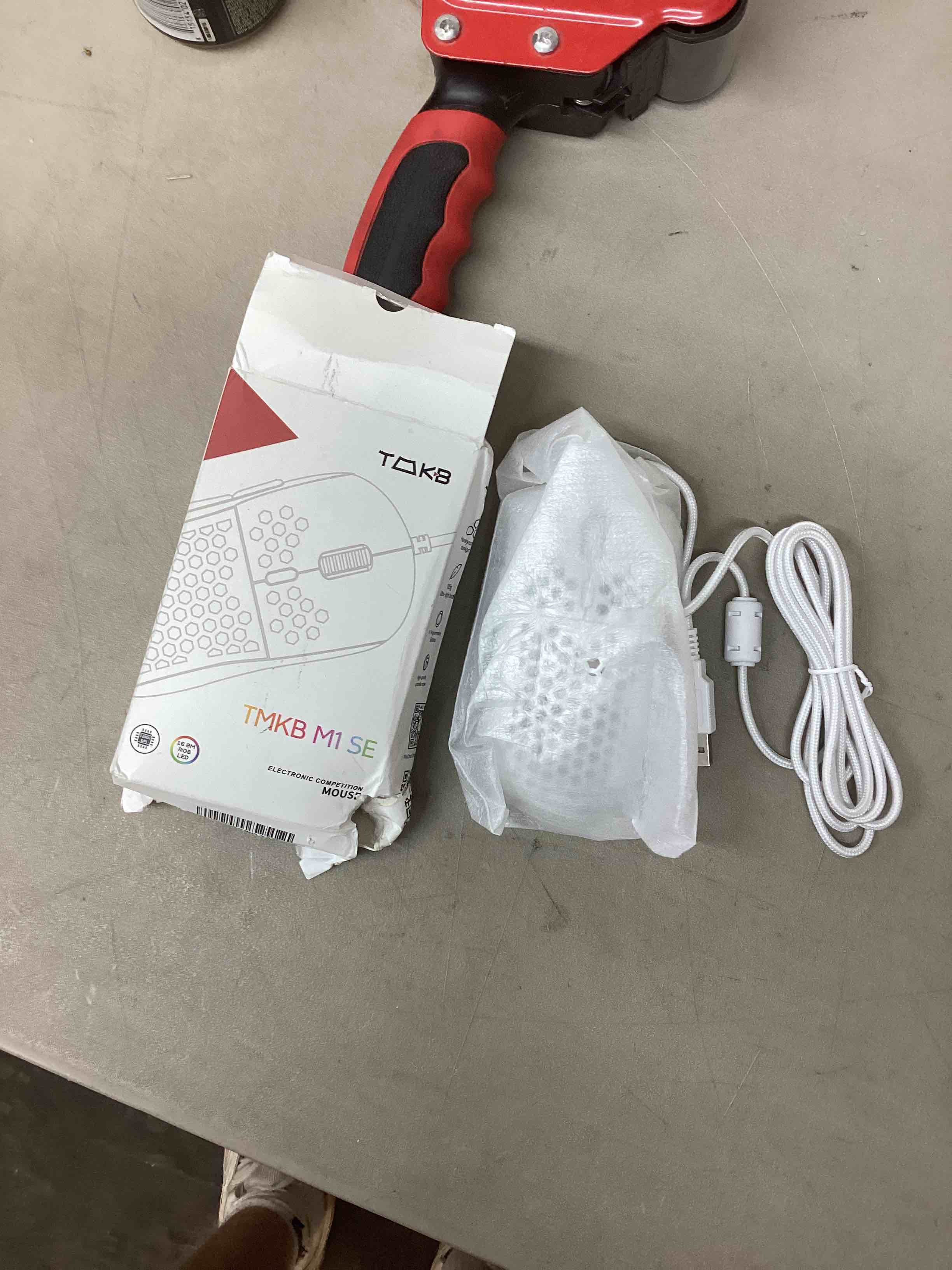 https://s3.amazonaws.com/lotting-images-prod/bidfta/BLU4311088_1684876197180.jpeg
