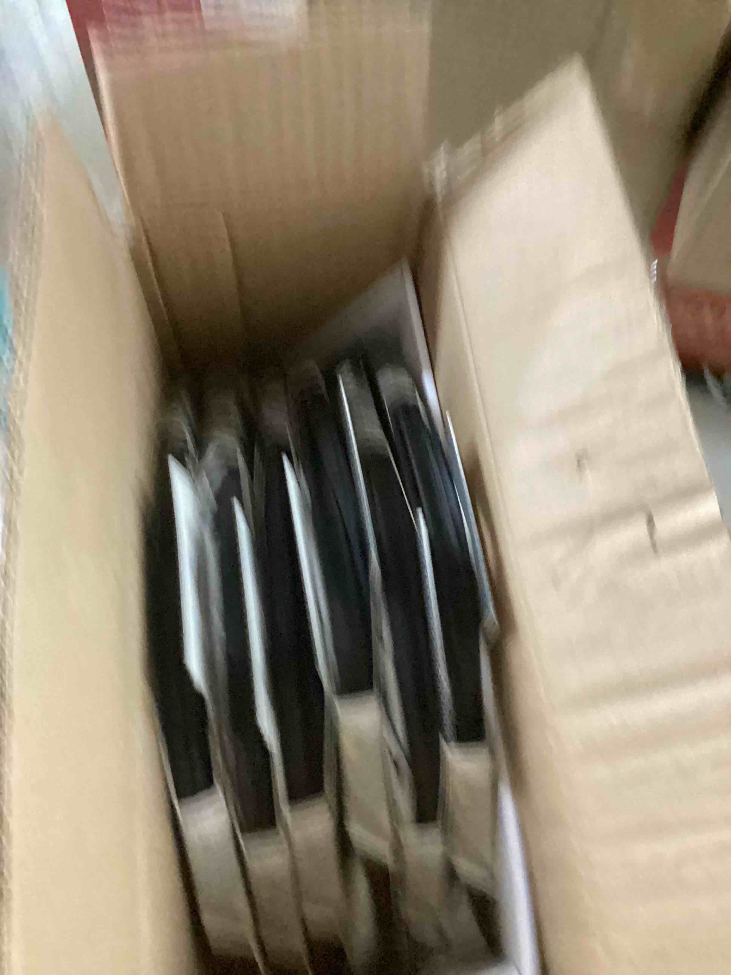 https://s3.amazonaws.com/lotting-images-prod/bidfta/BLU4312865_1686184295452.jpeg
