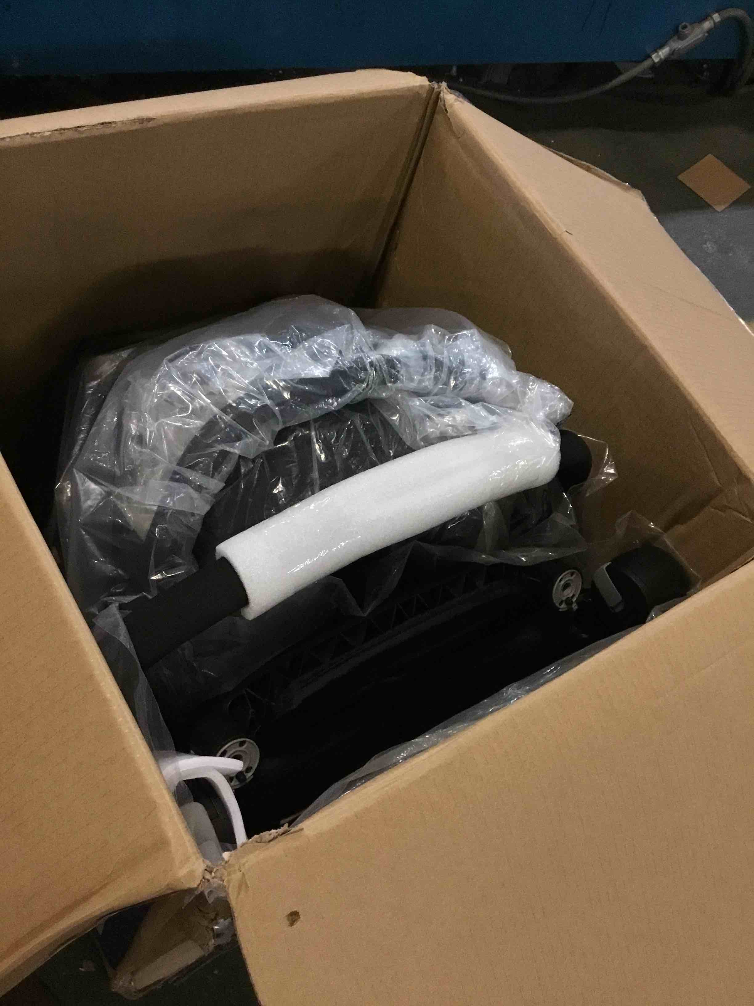 https://s3.amazonaws.com/lotting-images-prod/bidfta/BLU4340614_1676991213753.jpeg