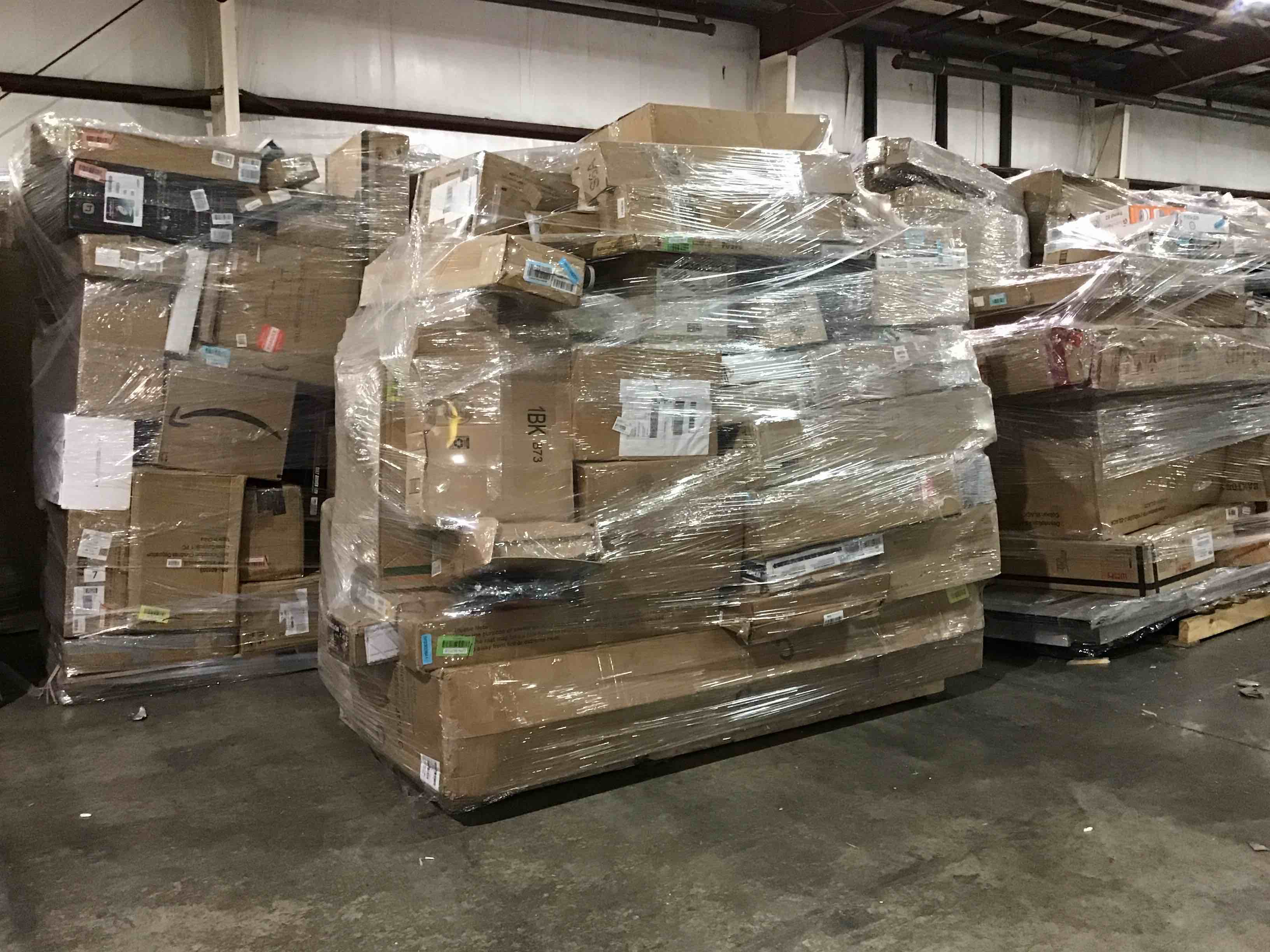 Pallet lot of assorted items-includes furniture, decor and more 