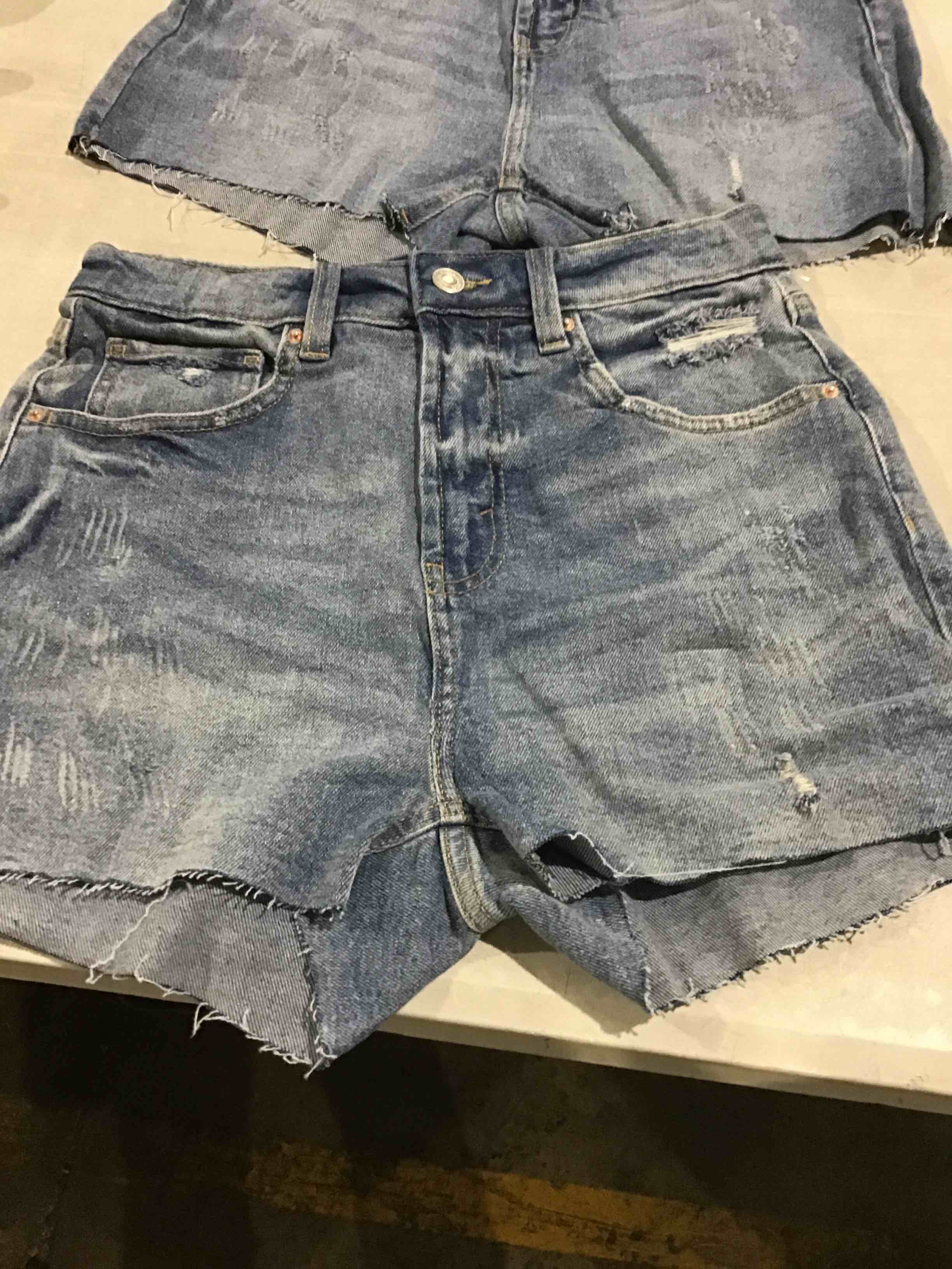 https://s3.amazonaws.com/lotting-images-prod/bidfta/BLU4363302_1686847239189.jpeg