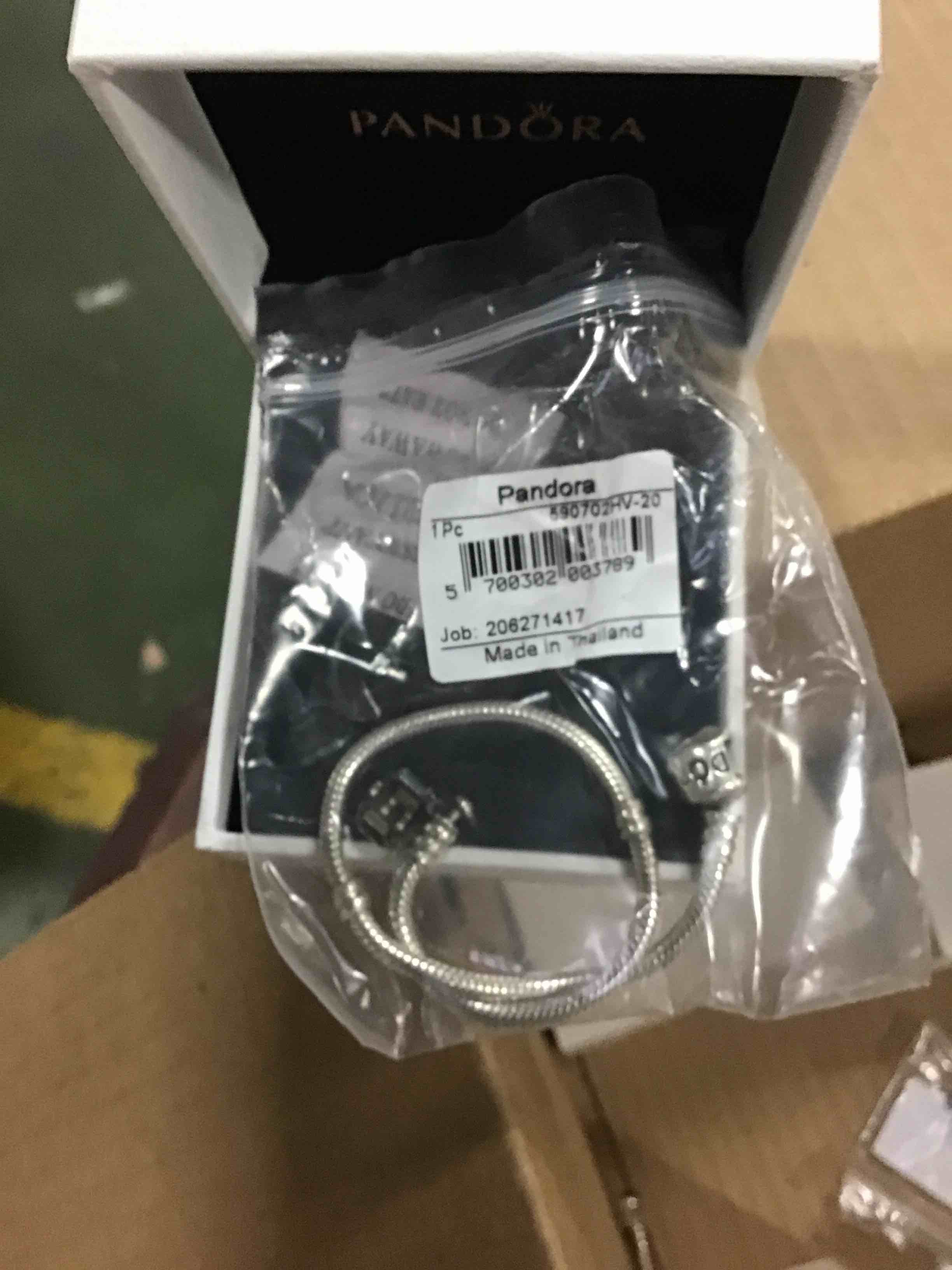 https://s3.amazonaws.com/lotting-images-prod/bidfta/BLU4397420_1674761518412.jpeg