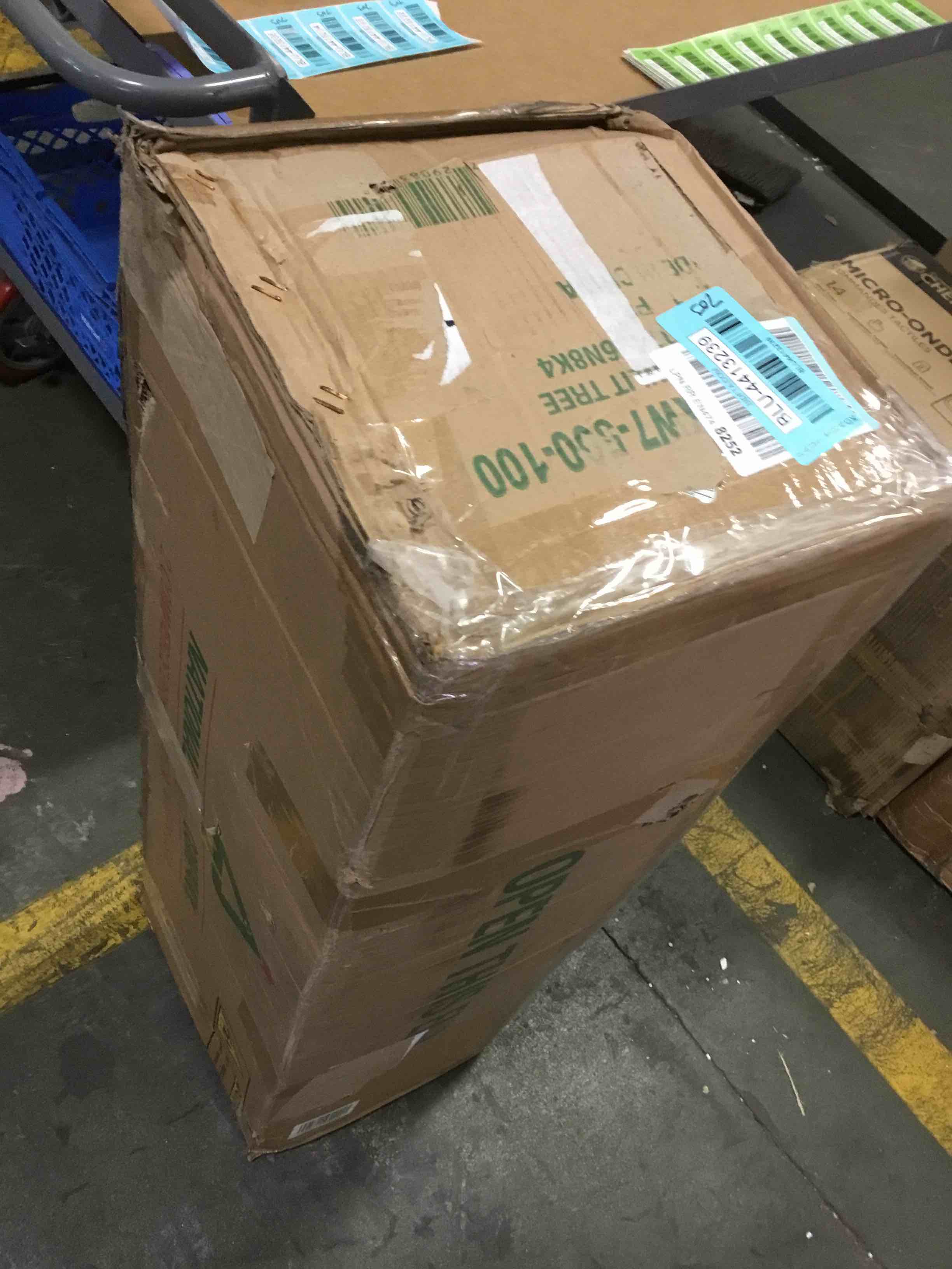https://s3.amazonaws.com/lotting-images-prod/bidfta/BLU4413239_1677254602341.jpeg