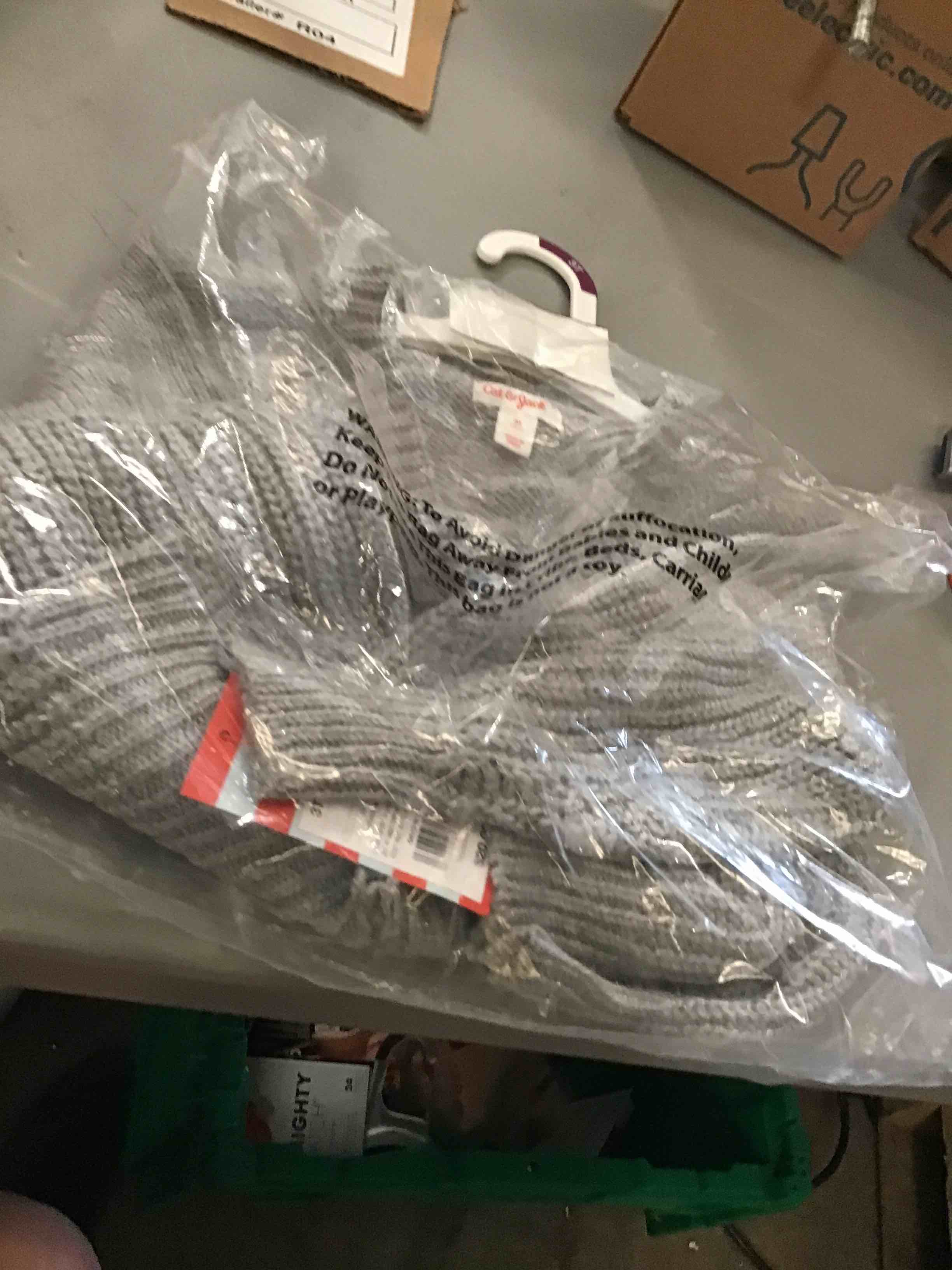 https://s3.amazonaws.com/lotting-images-prod/bidfta/BLU4426288_1689082153080.jpeg