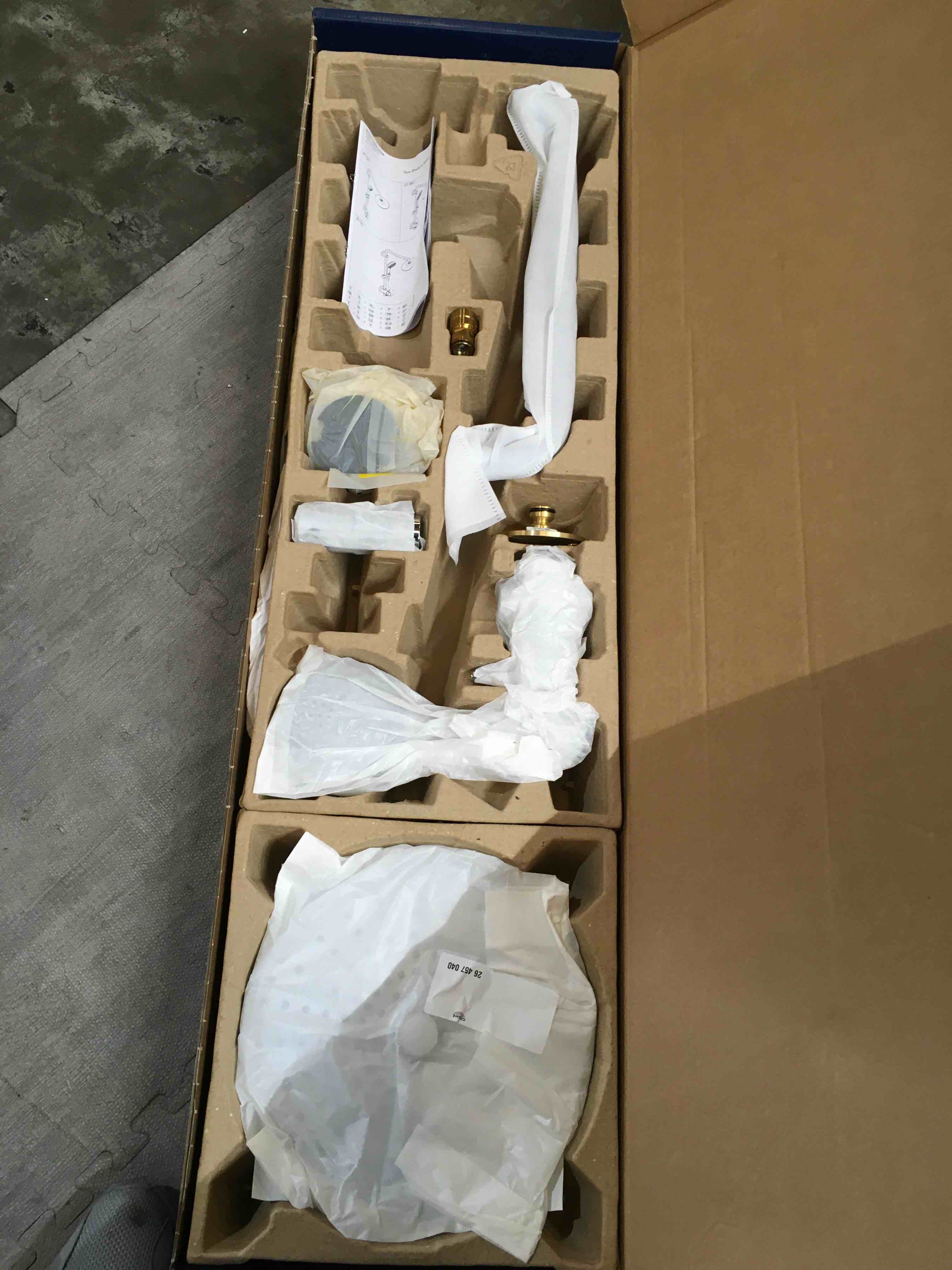 https://s3.amazonaws.com/lotting-images-prod/bidfta/BLU4427119_1693337538576.jpeg