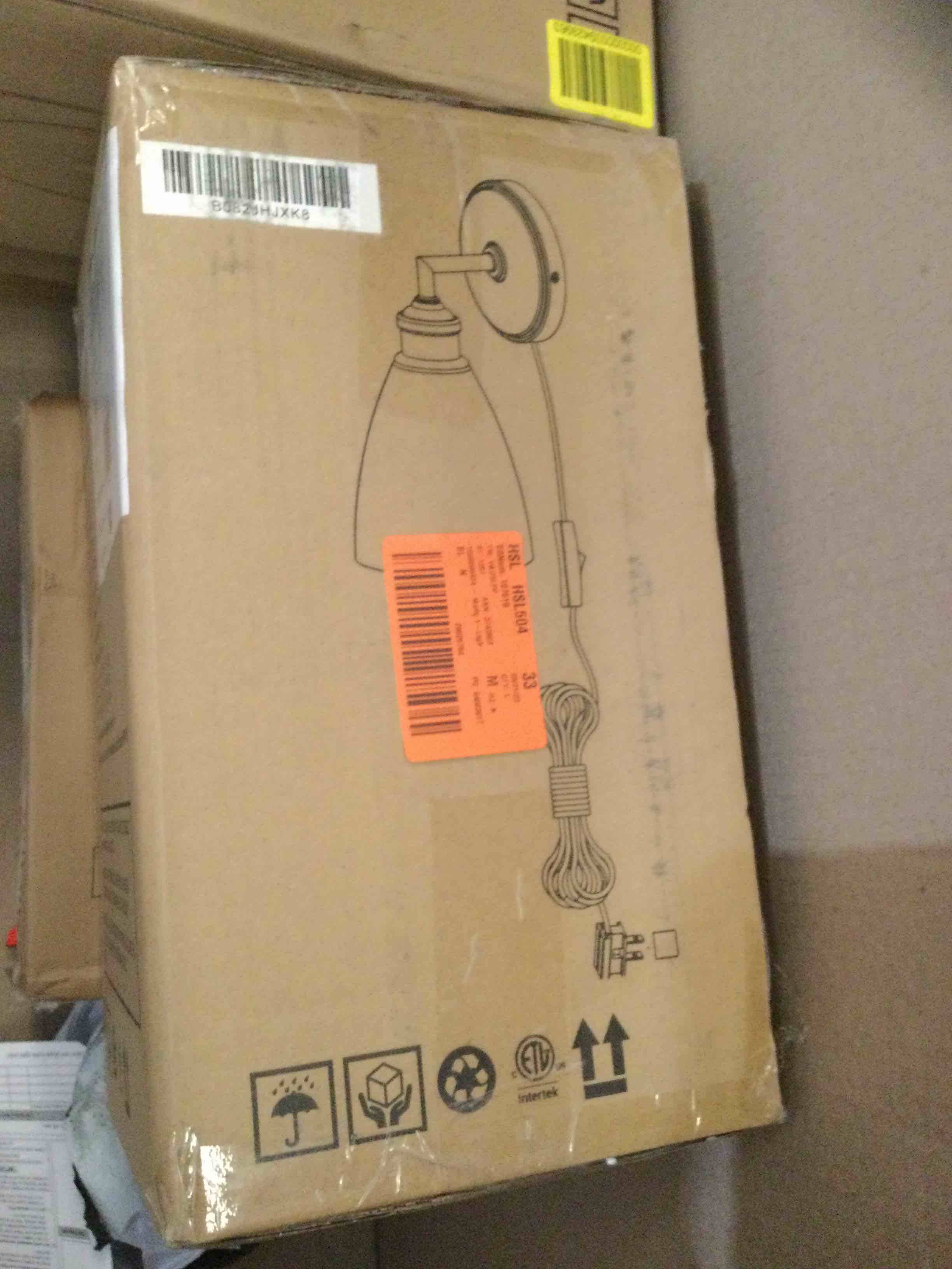 https://s3.amazonaws.com/lotting-images-prod/bidfta/BLU4429442_1693512060638.jpeg