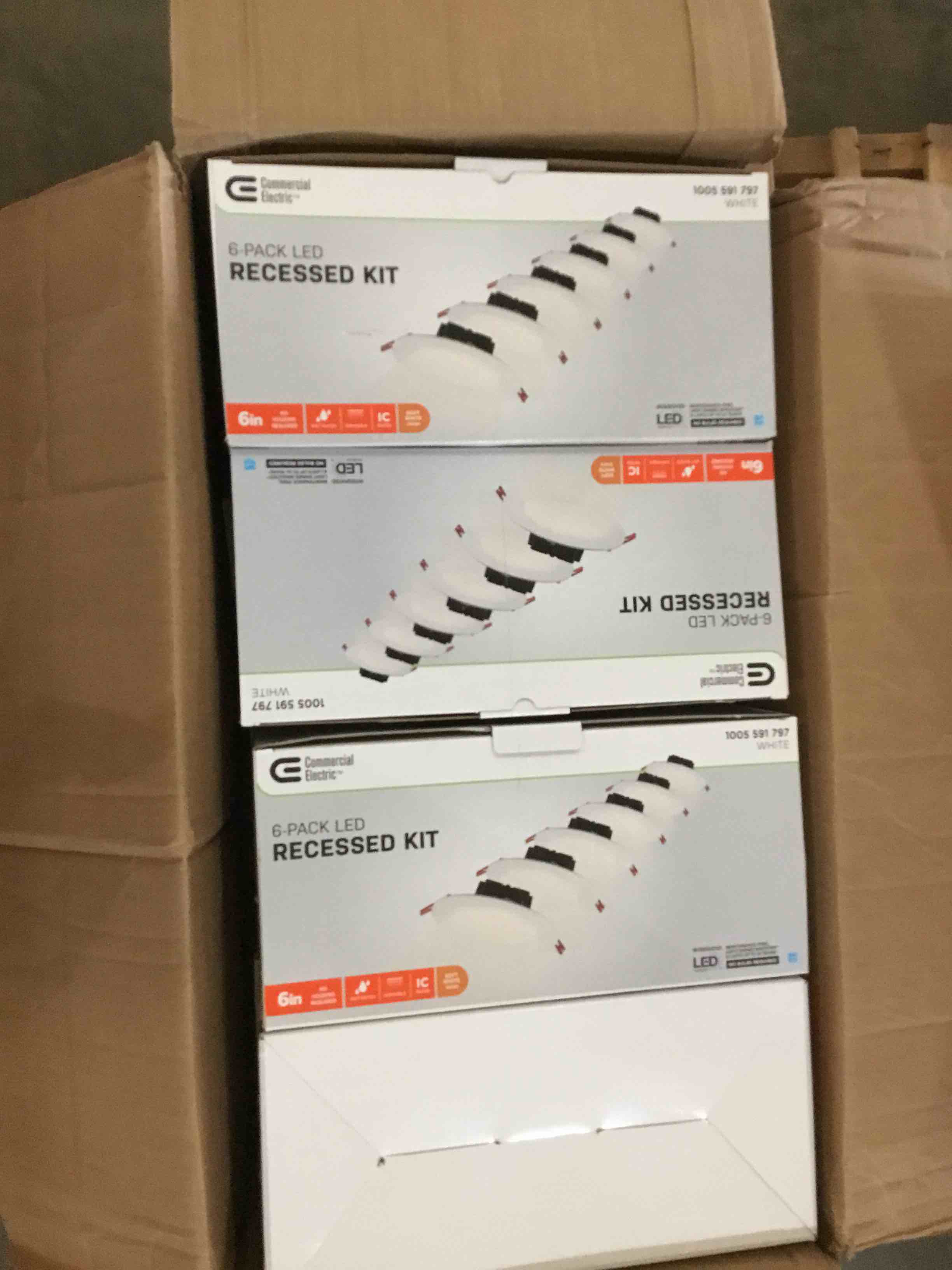 https://s3.amazonaws.com/lotting-images-prod/bidfta/BLU4429896_1694024588112.jpeg