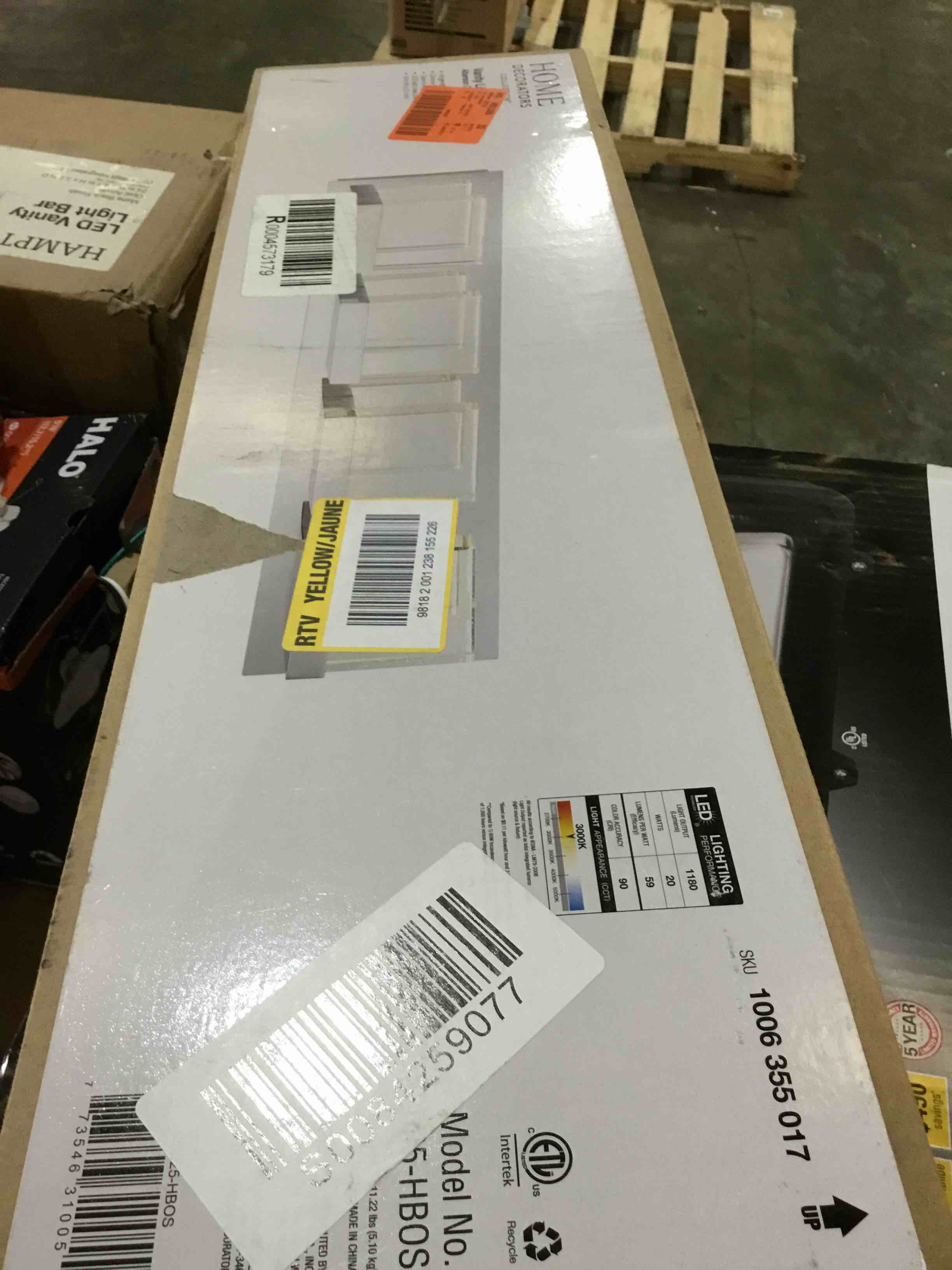 https://s3.amazonaws.com/lotting-images-prod/bidfta/BLU4429914_1694026161513.jpeg