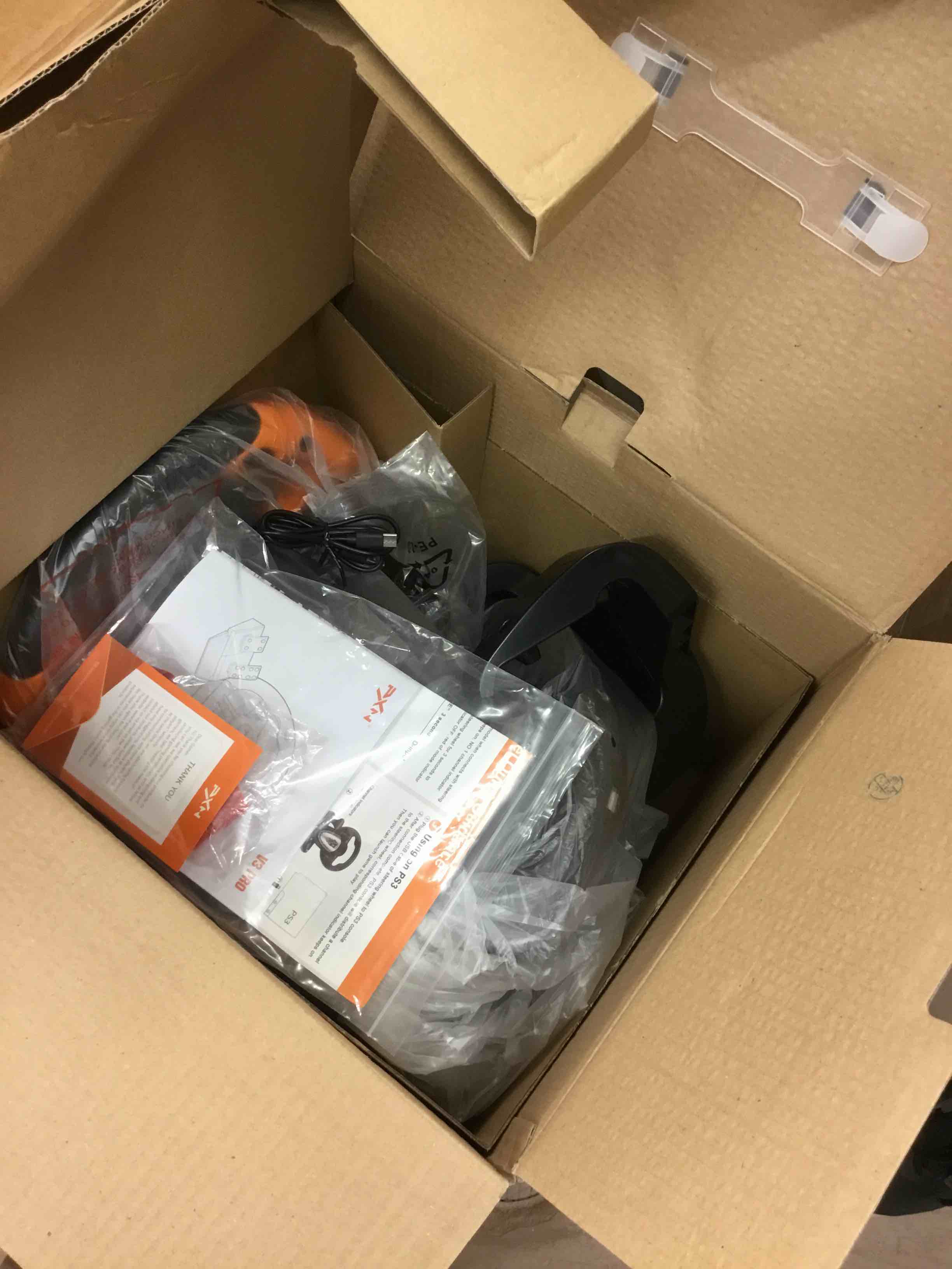 https://s3.amazonaws.com/lotting-images-prod/bidfta/BLU4449395_1709153749084.jpeg