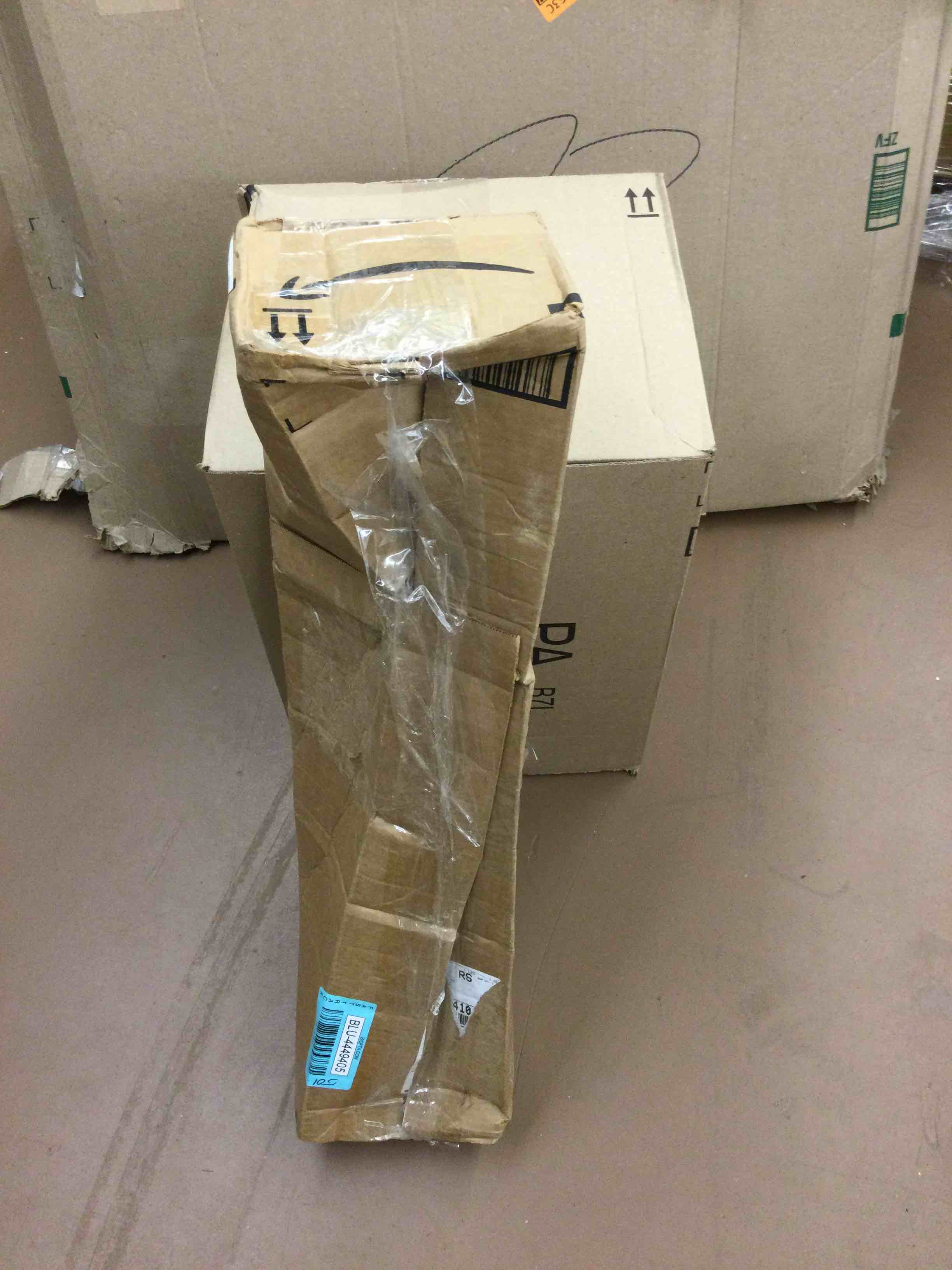 https://s3.amazonaws.com/lotting-images-prod/bidfta/BLU4449405_1710261710714.jpeg