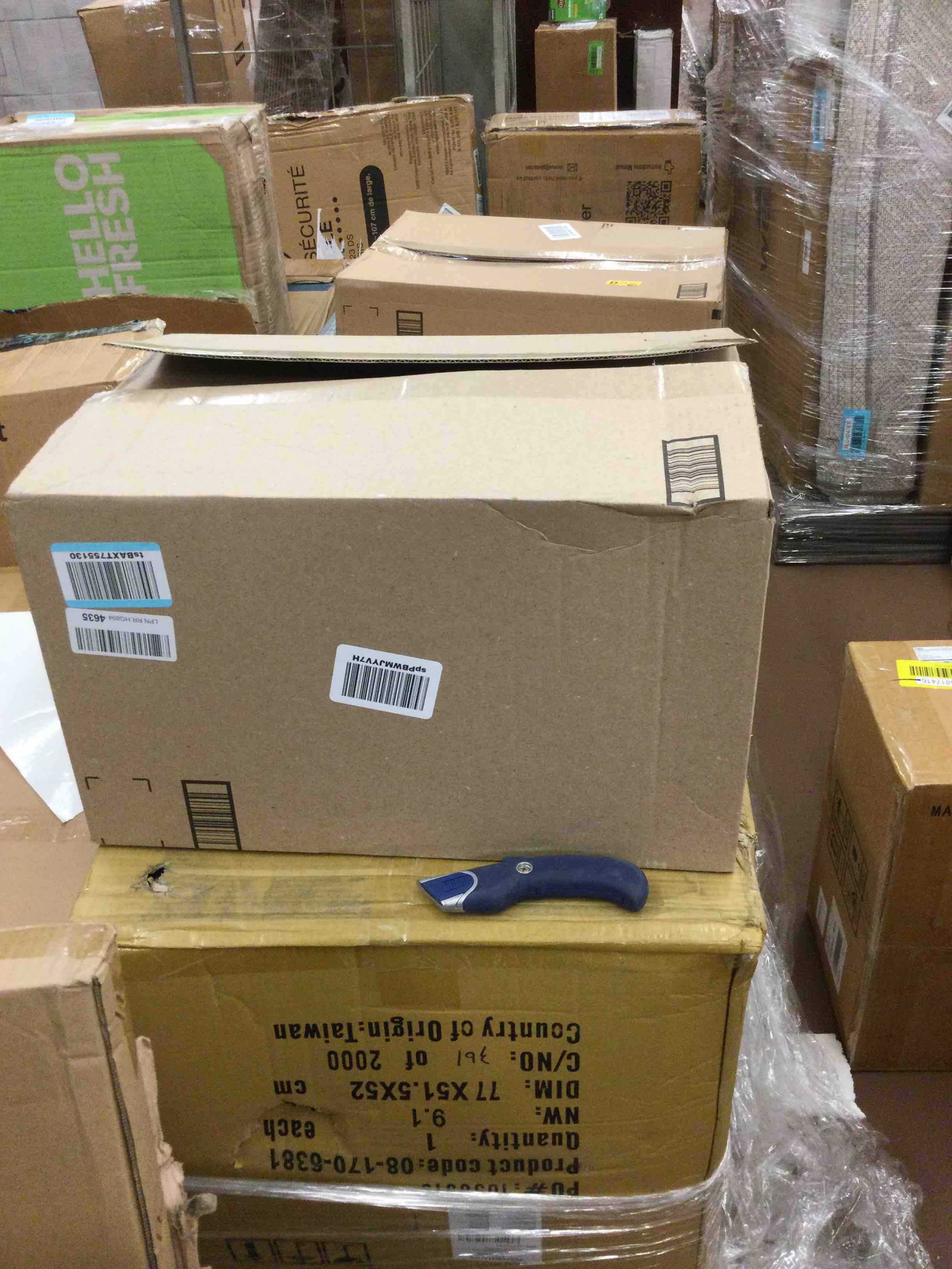 https://s3.amazonaws.com/lotting-images-prod/bidfta/BLU4449408_1710263044639.jpeg