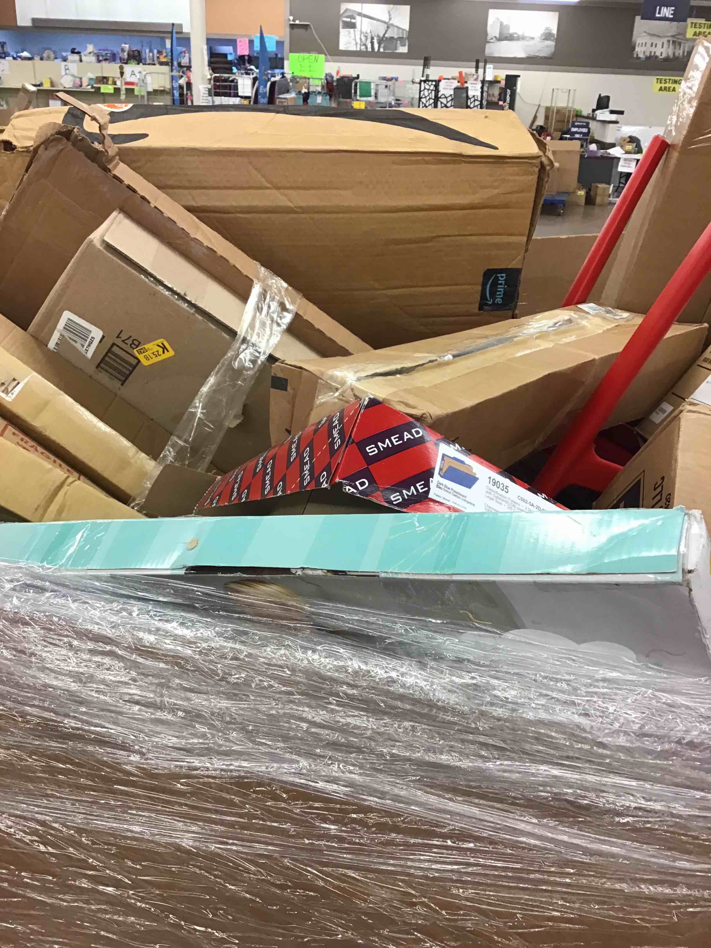 https://s3.amazonaws.com/lotting-images-prod/bidfta/BLU4450913_1700060787879.jpeg