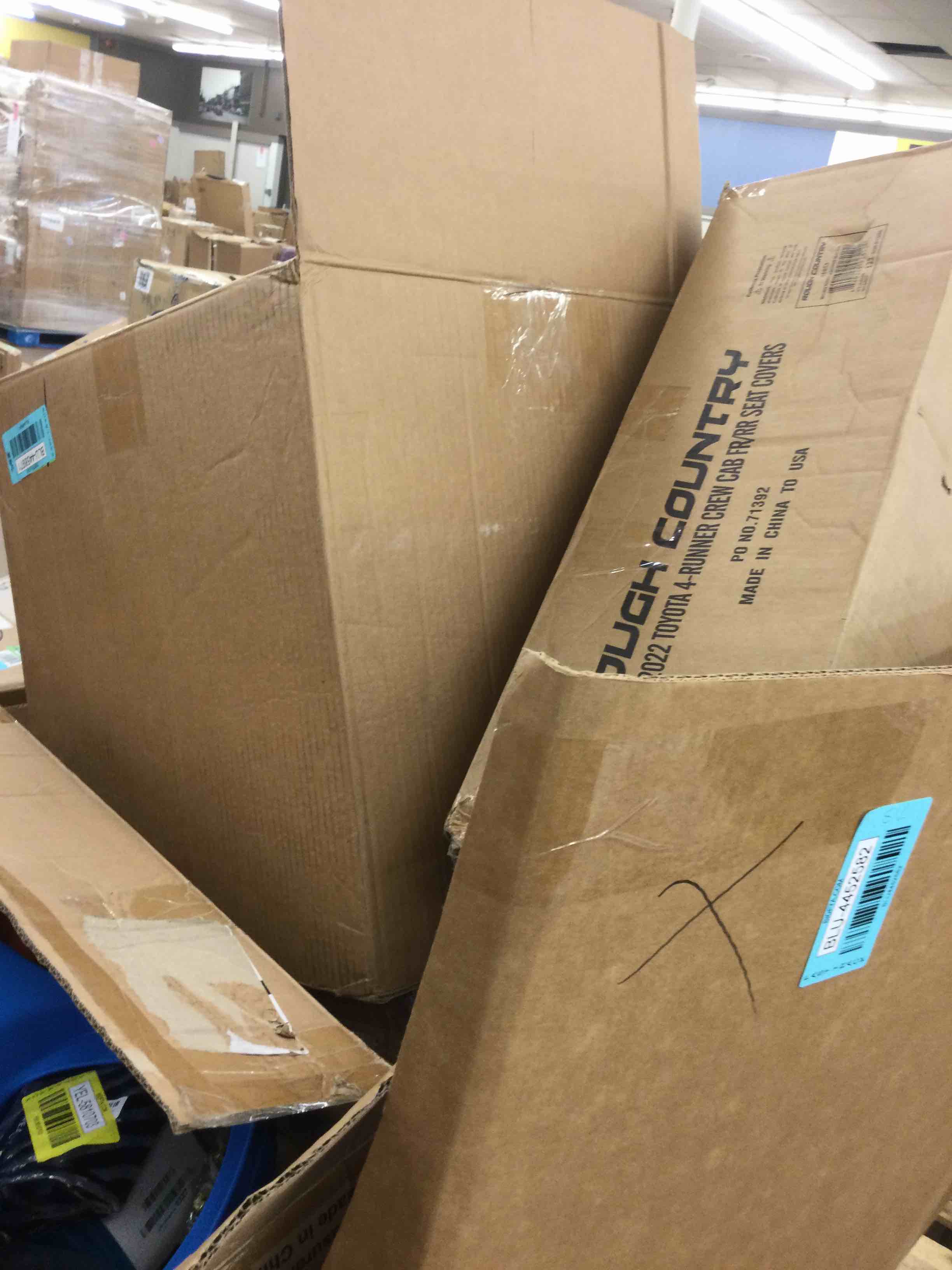 https://s3.amazonaws.com/lotting-images-prod/bidfta/BLU4452582_1712353636432.jpeg