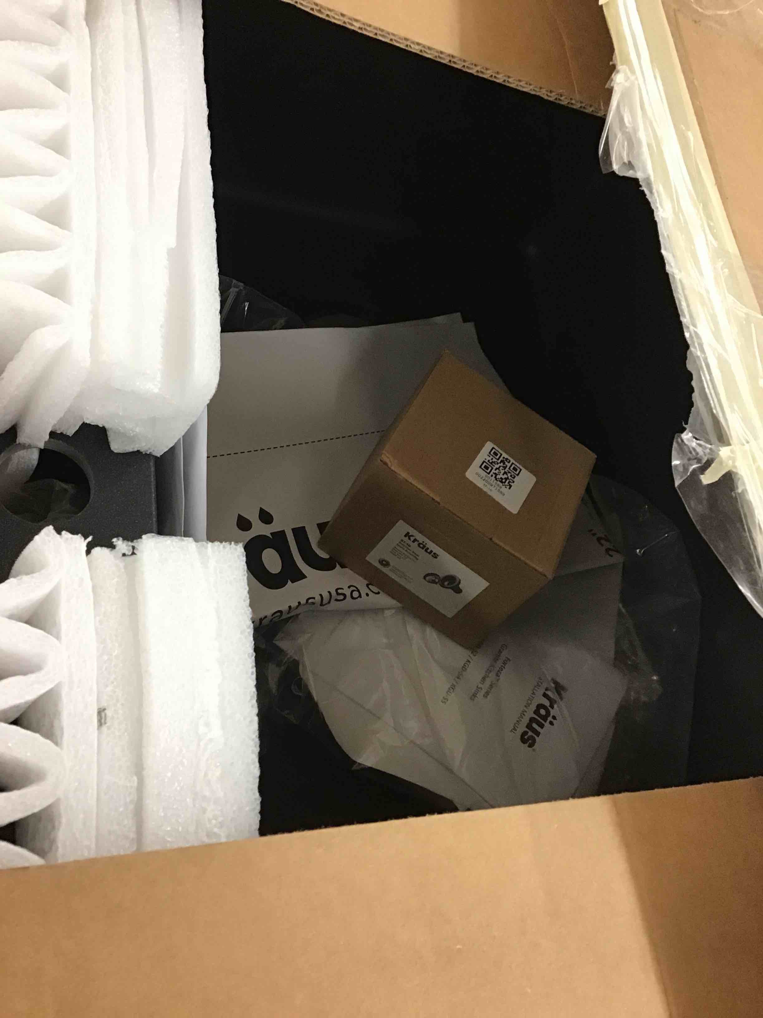 https://s3.amazonaws.com/lotting-images-prod/bidfta/BLU4455349_1695994245929.jpeg