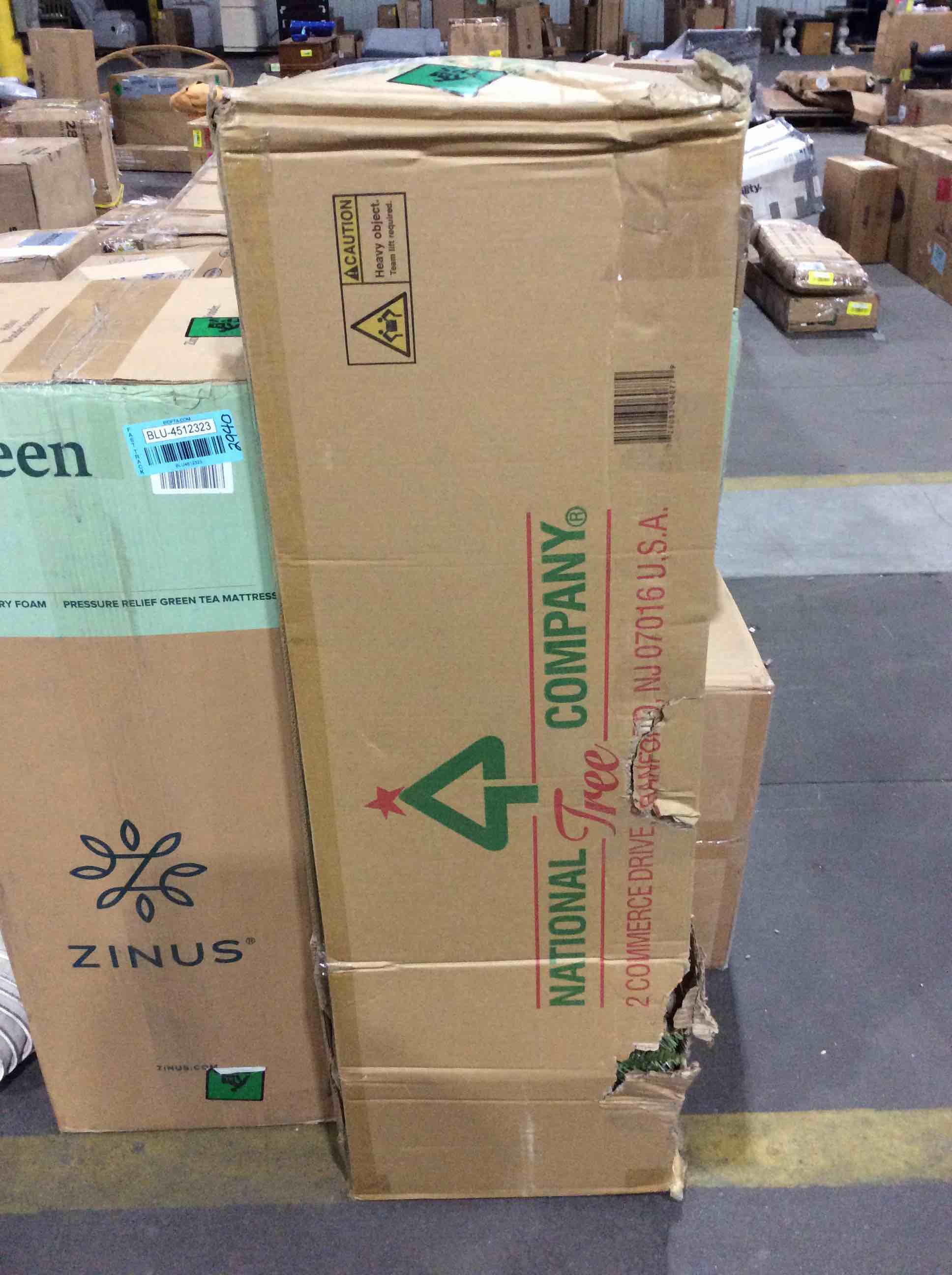 https://s3.amazonaws.com/lotting-images-prod/bidfta/BLU4512331_1703695085208.jpeg