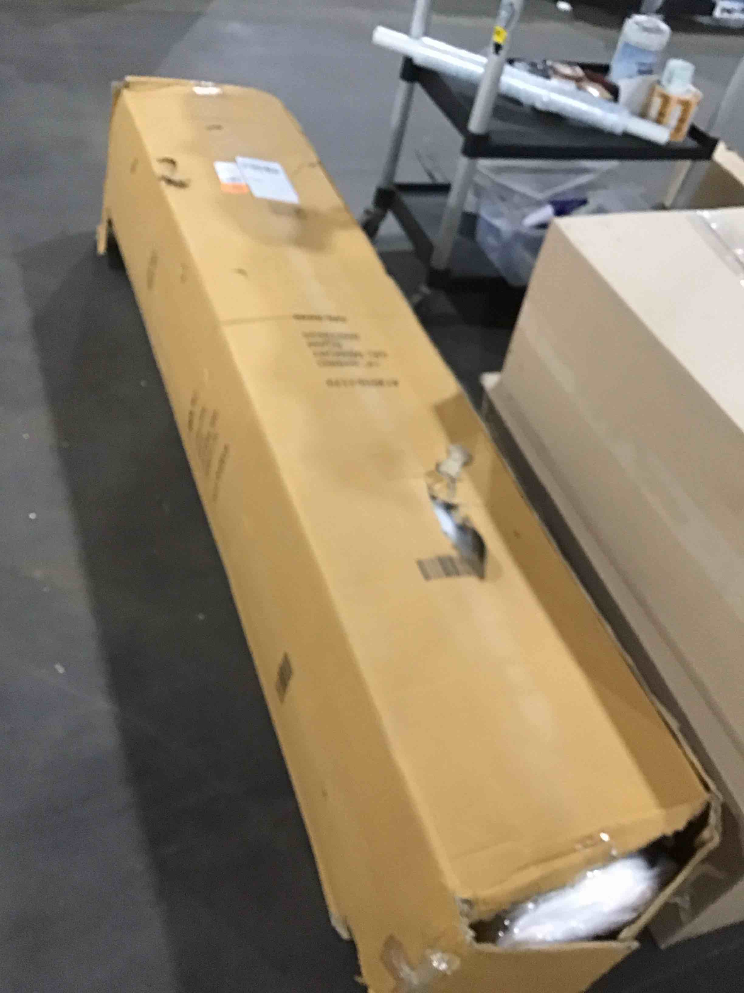 https://s3.amazonaws.com/lotting-images-prod/bidfta/BLU4513471_1710262738468.jpeg