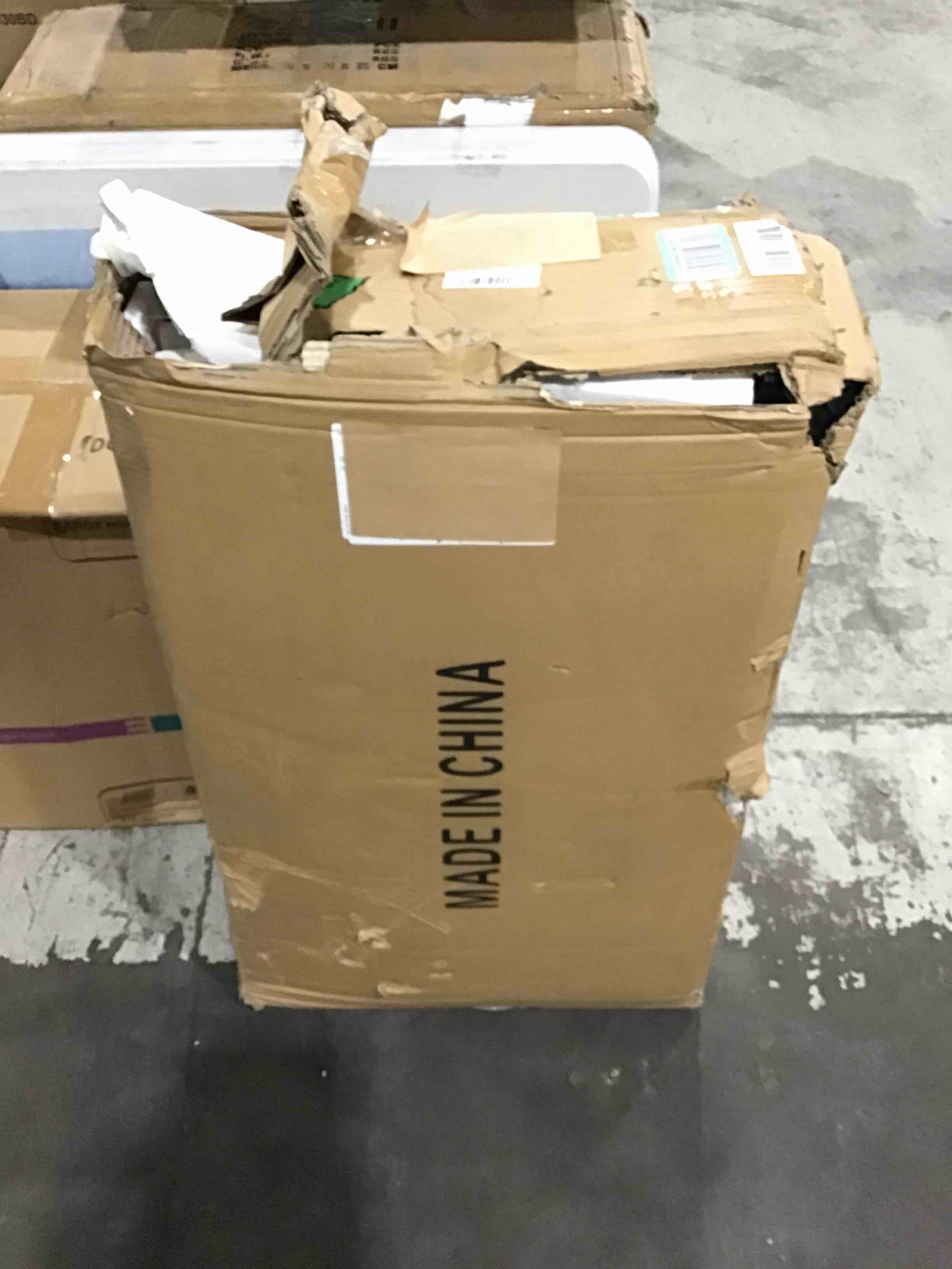 https://s3.amazonaws.com/lotting-images-prod/bidfta/BLU4514051_1695480822523.jpeg
