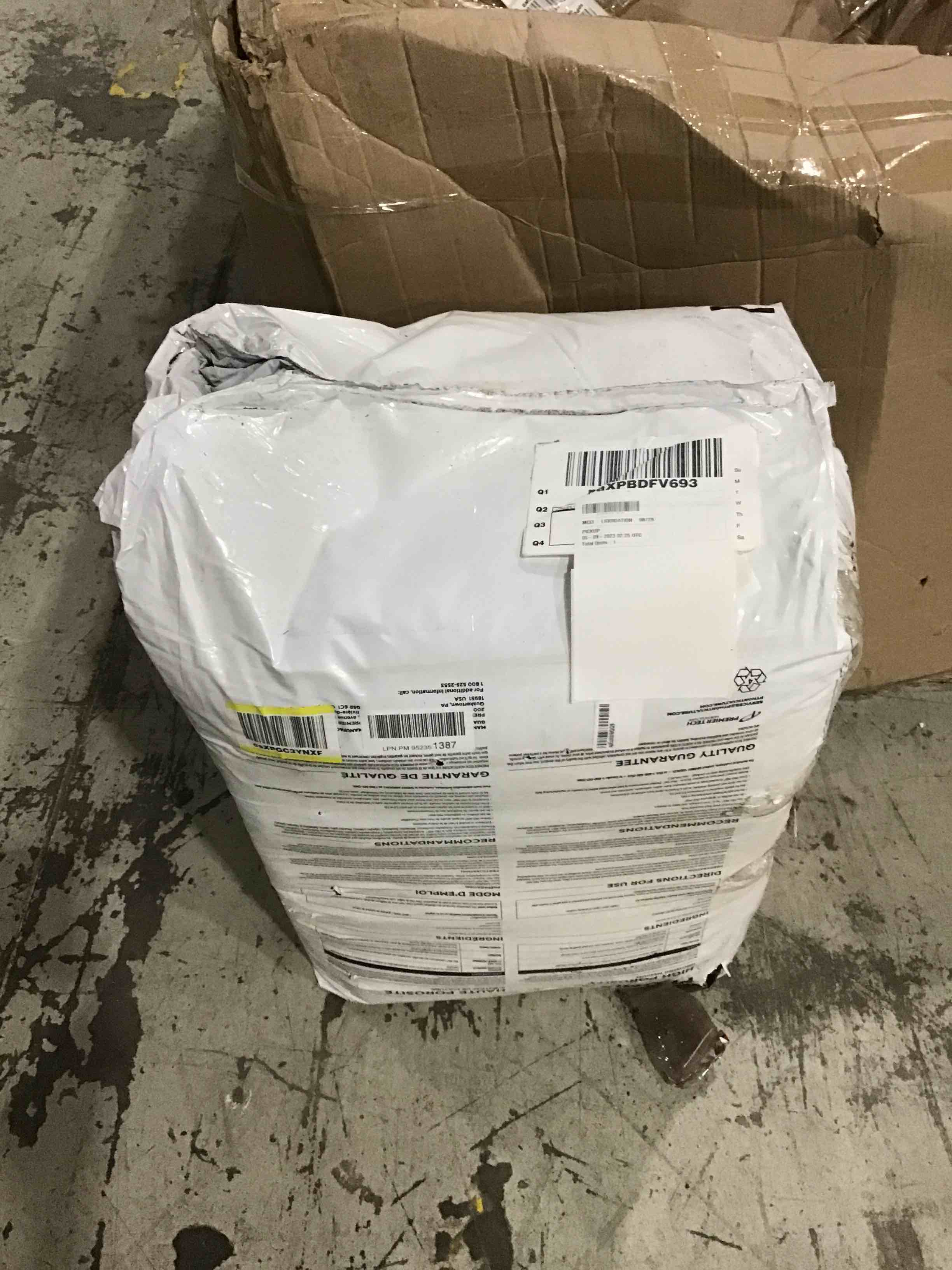 https://s3.amazonaws.com/lotting-images-prod/bidfta/BLU4514064_1695478689816.jpeg