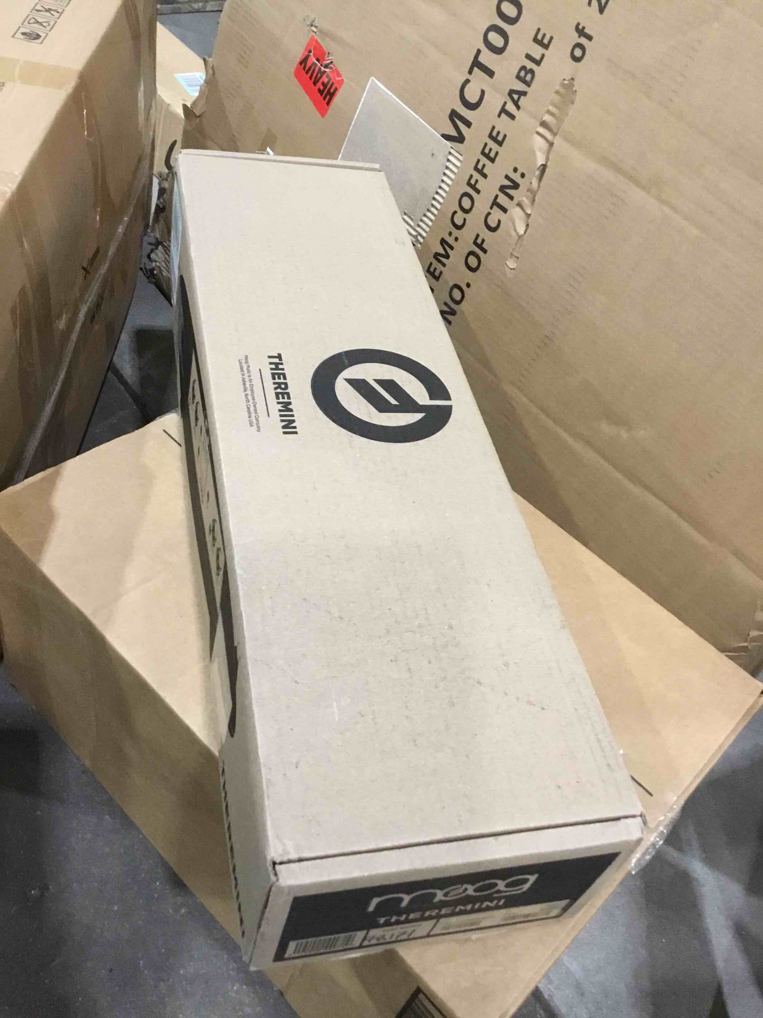 https://s3.amazonaws.com/lotting-images-prod/bidfta/BLU4515780_1699368970473.jpeg