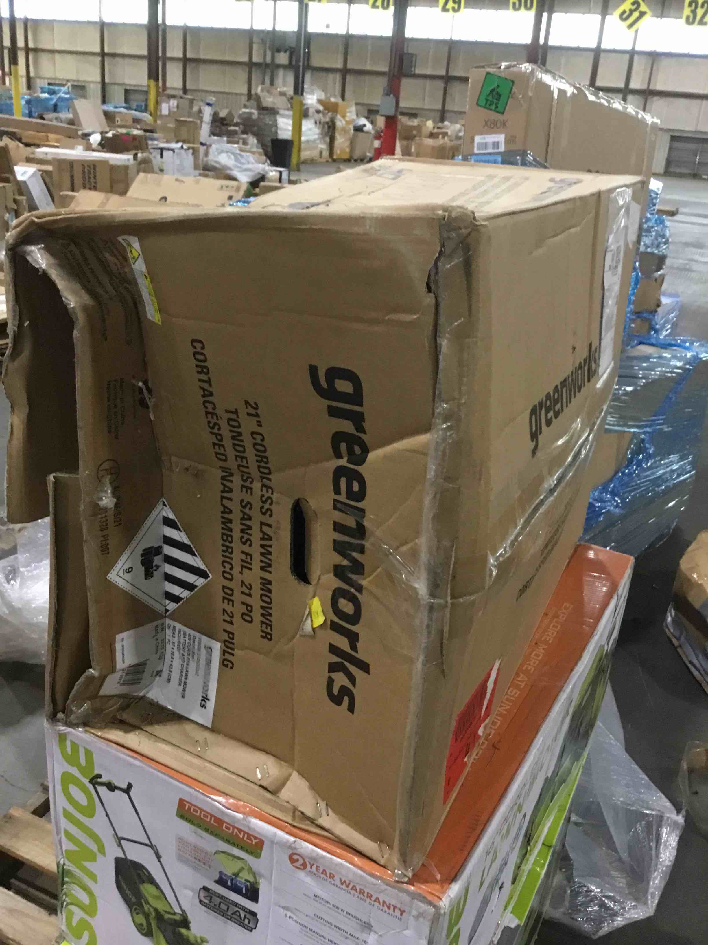 https://s3.amazonaws.com/lotting-images-prod/bidfta/BLU4515903_1699454700948.jpeg