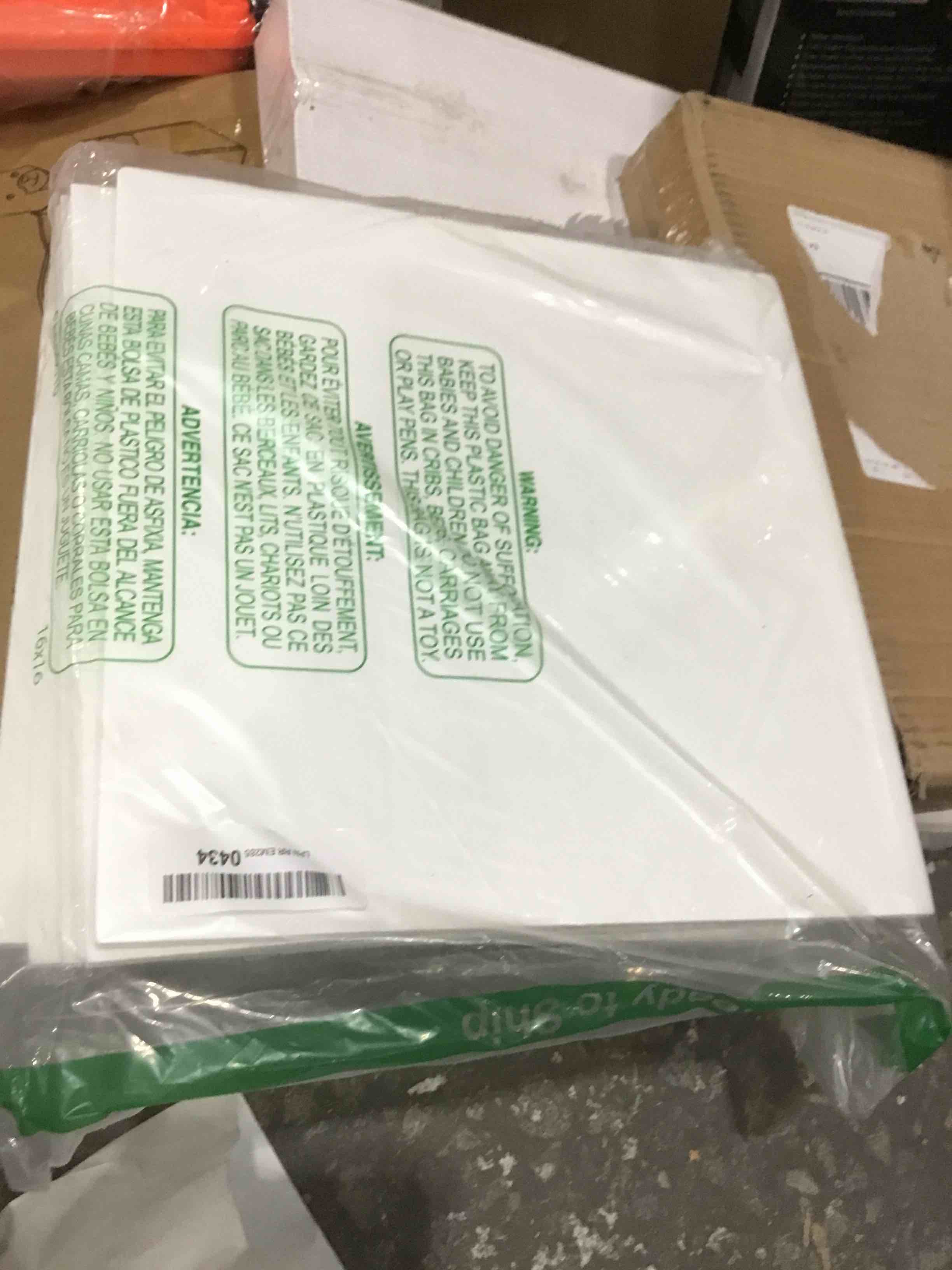 https://s3.amazonaws.com/lotting-images-prod/bidfta/BLU4516690_1700149475860.jpeg
