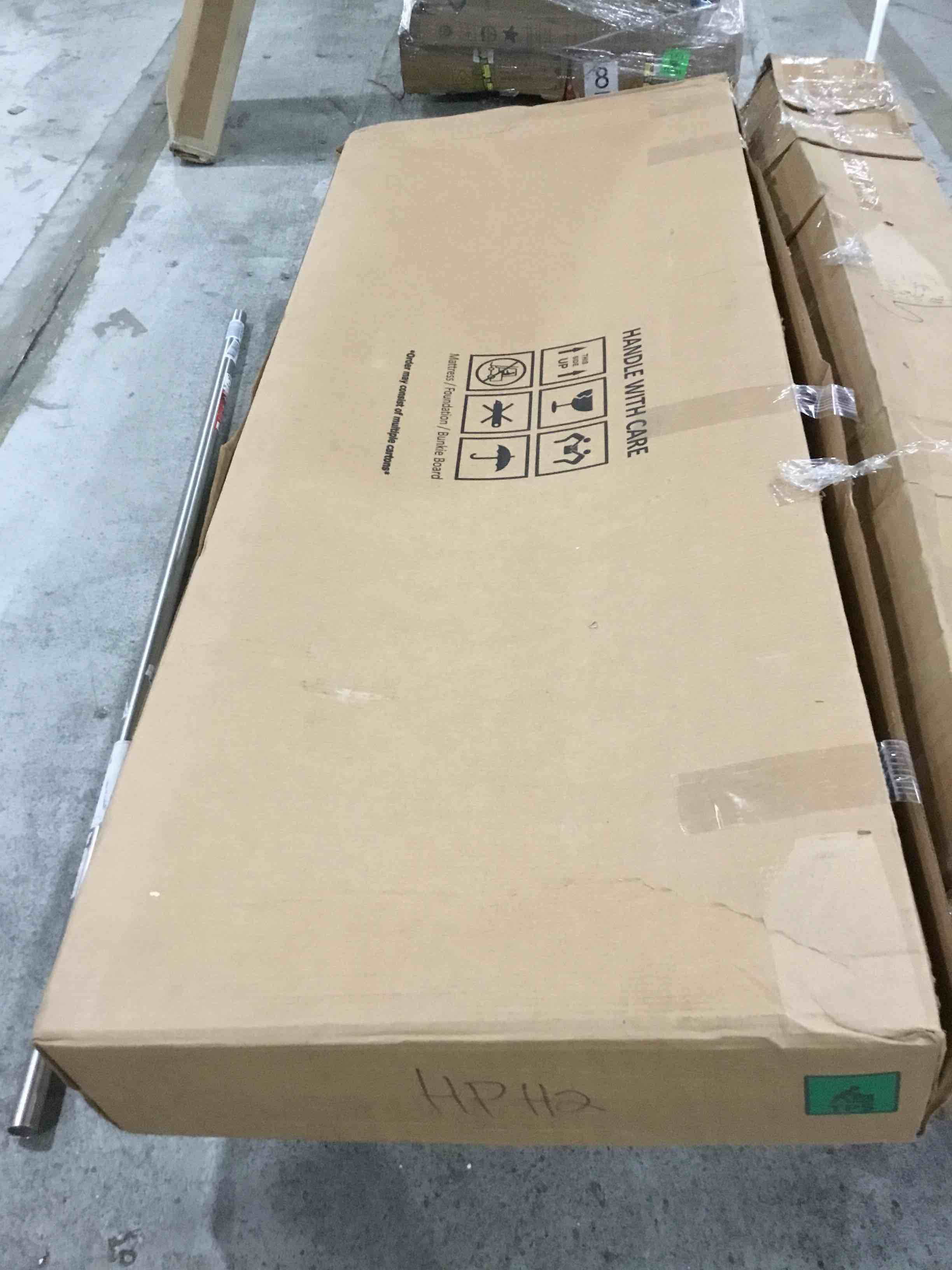 https://s3.amazonaws.com/lotting-images-prod/bidfta/BLU4517507_1696362502082.jpeg