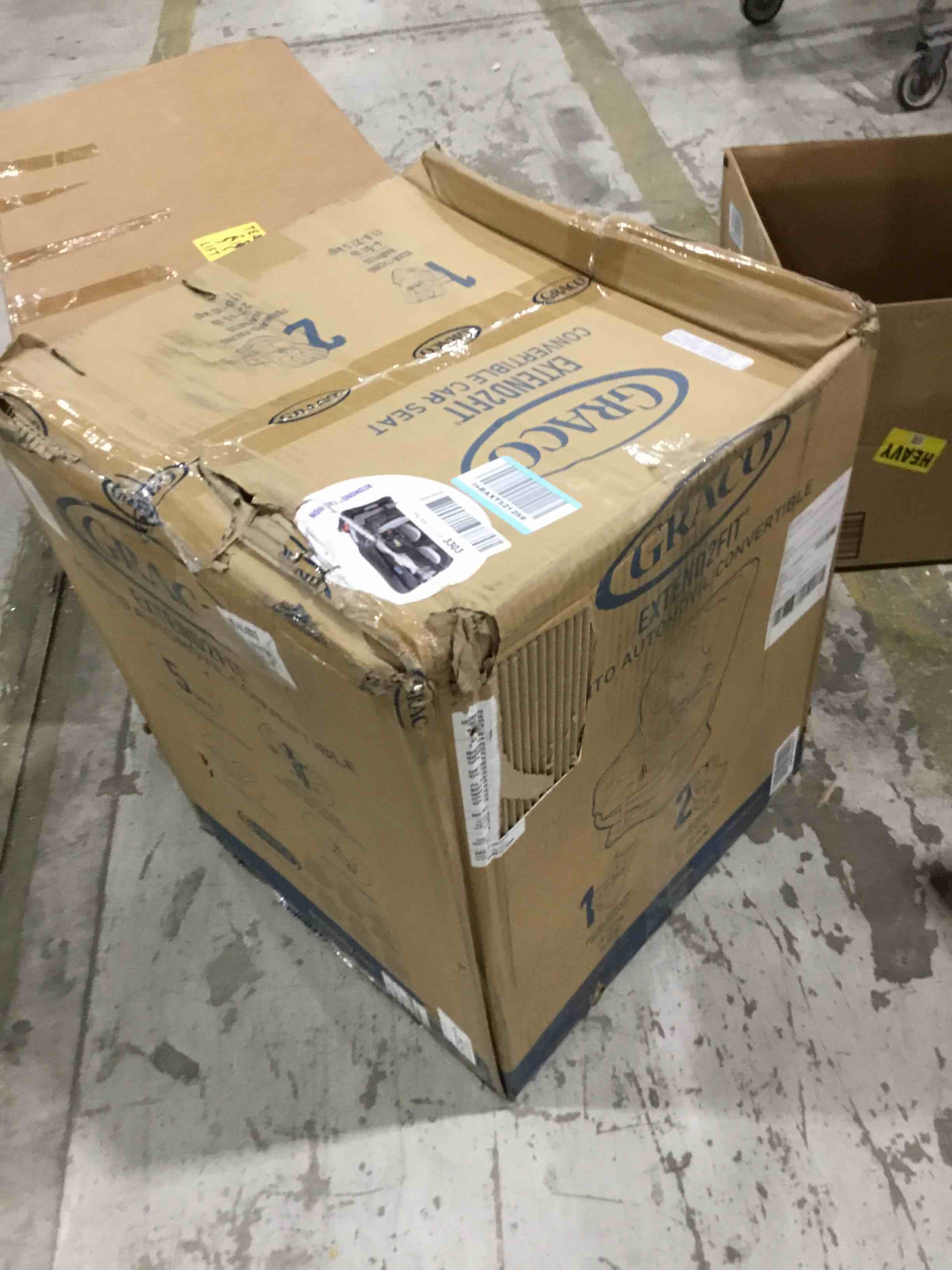 https://s3.amazonaws.com/lotting-images-prod/bidfta/BLU4517544_1696363815241.jpeg