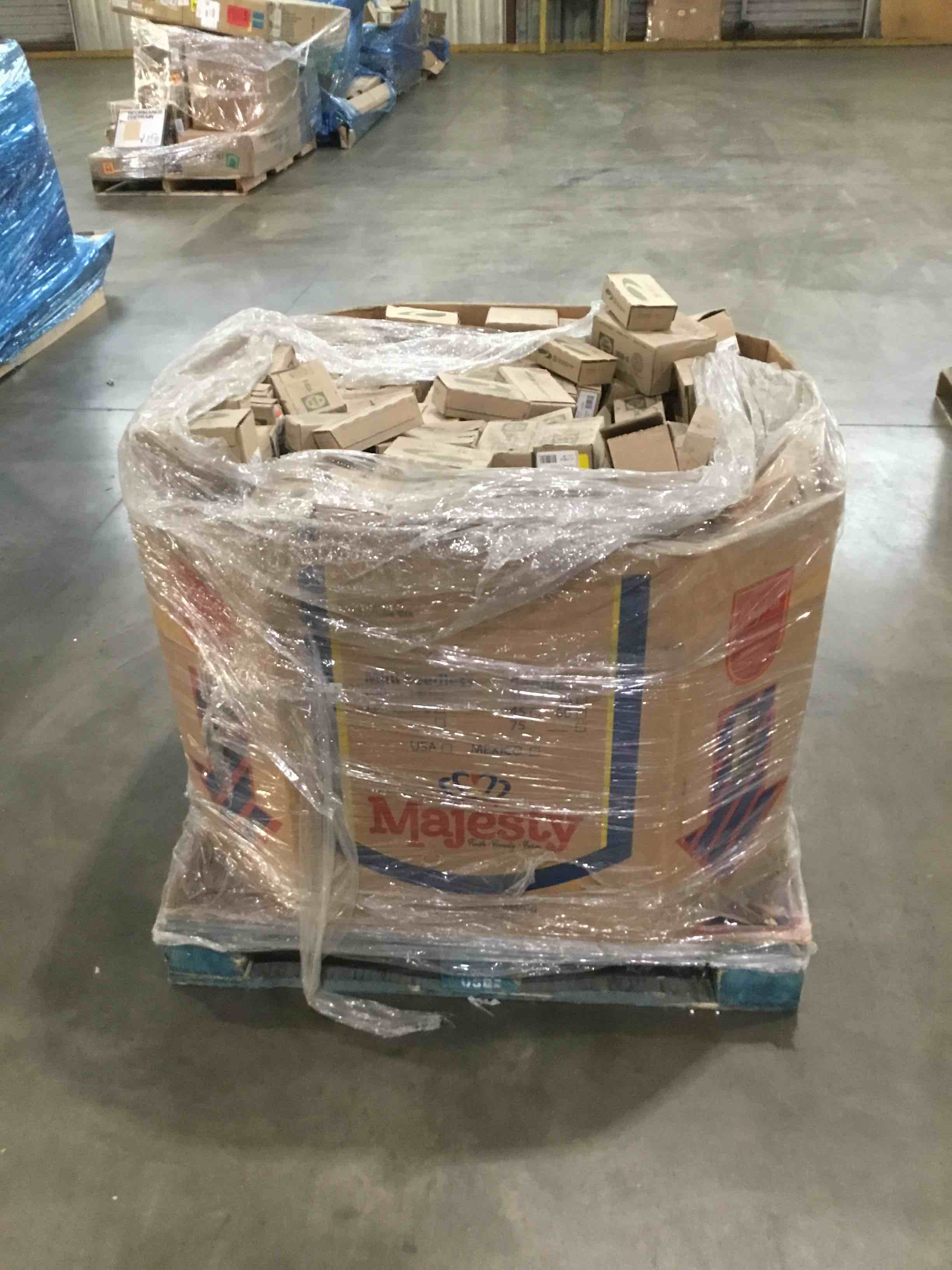 Pallet of assorted wheel weights
