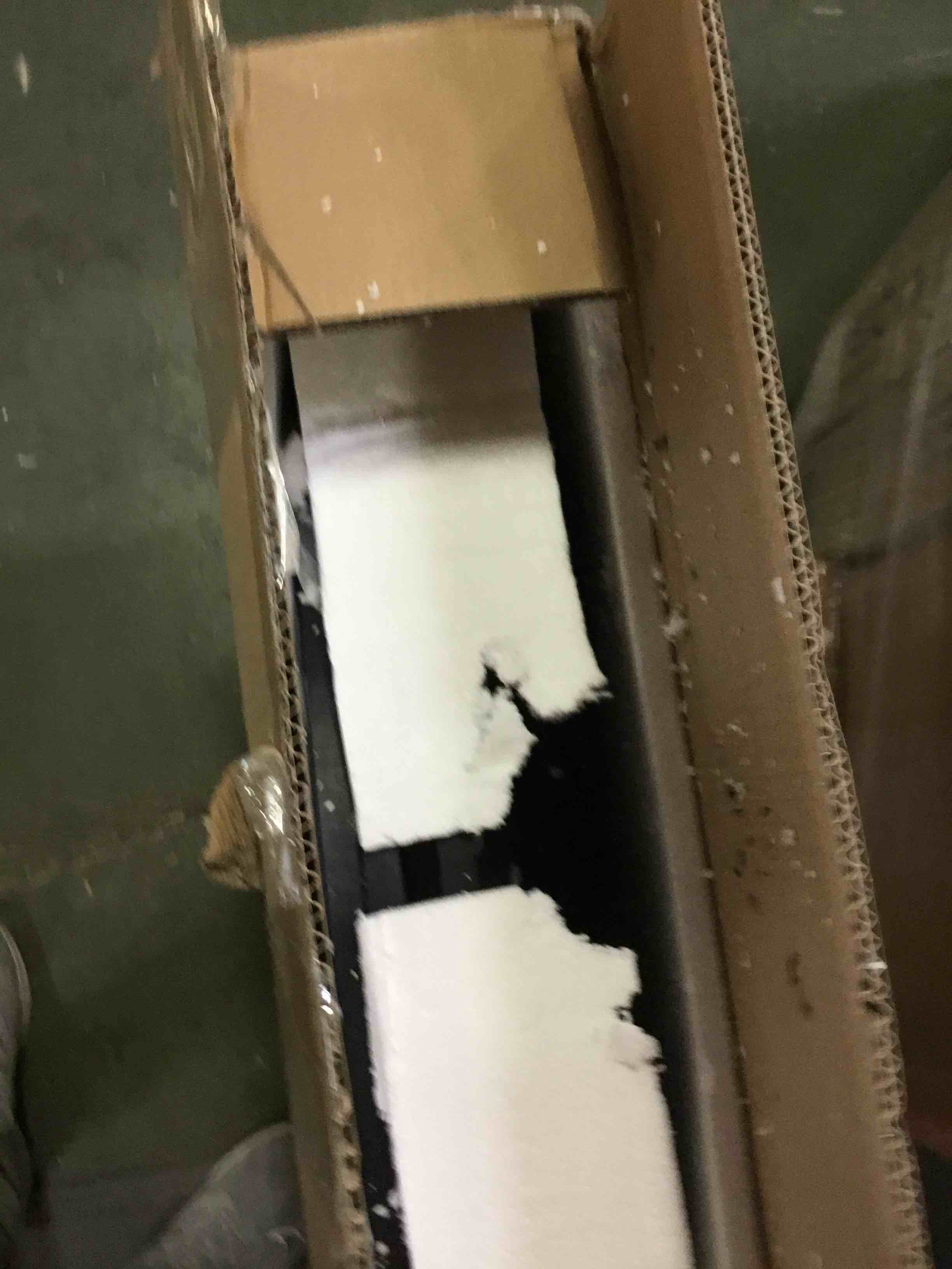 https://s3.amazonaws.com/lotting-images-prod/bidfta/BLU4572165_1680625314911.jpeg