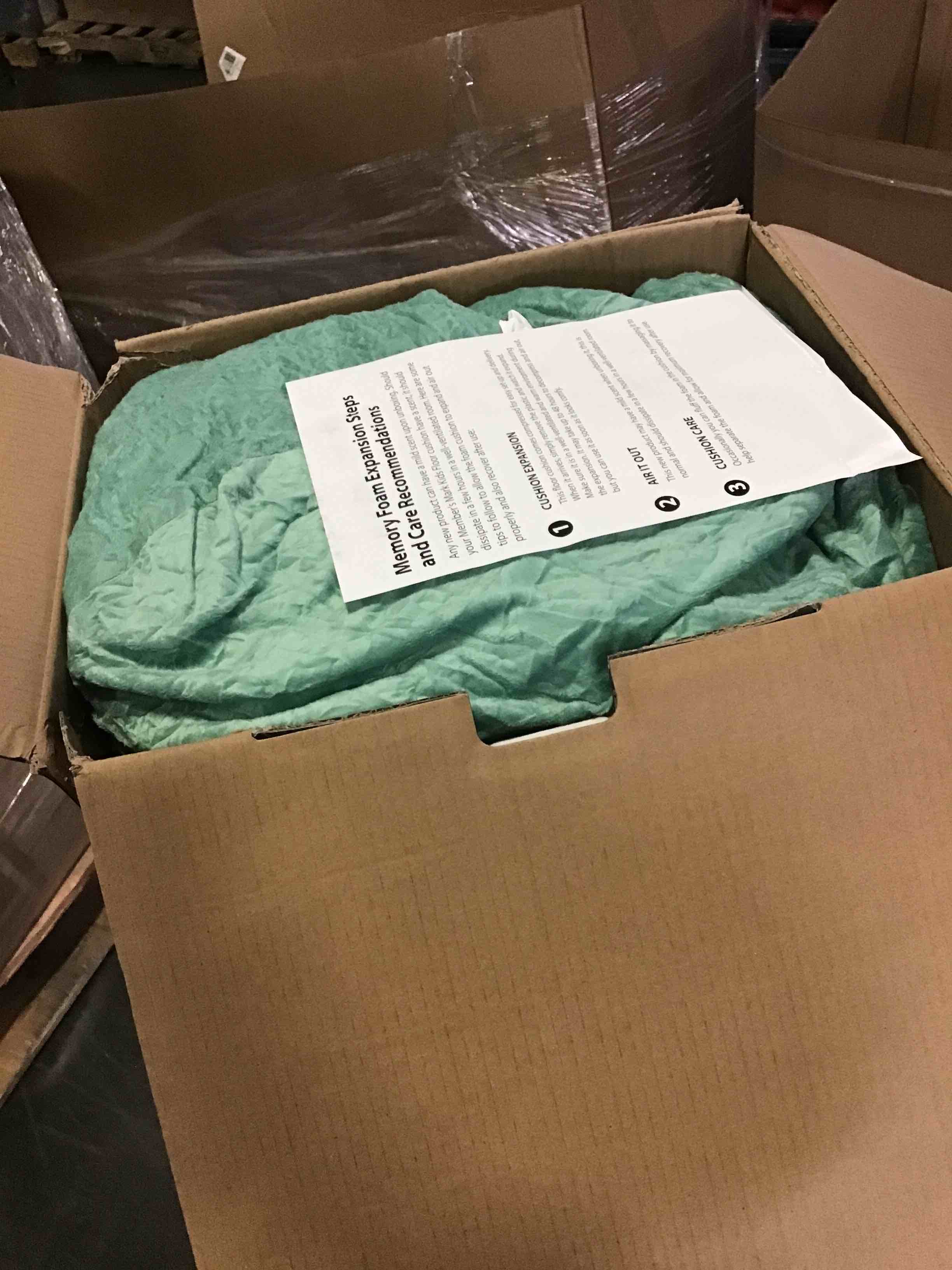 https://s3.amazonaws.com/lotting-images-prod/bidfta/BLU4578131_1683046781939.jpeg