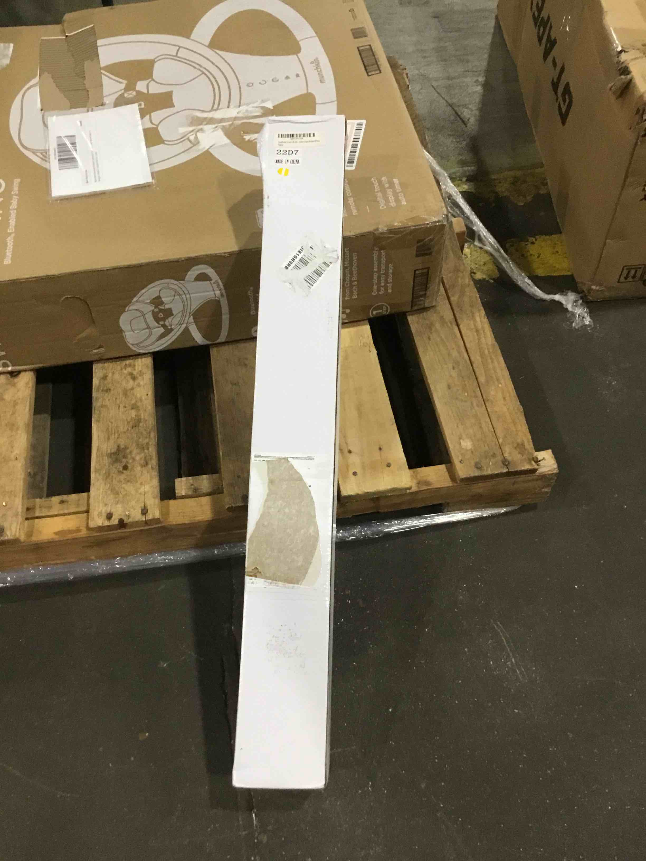 https://s3.amazonaws.com/lotting-images-prod/bidfta/BLU4664964_1689258605956.jpeg