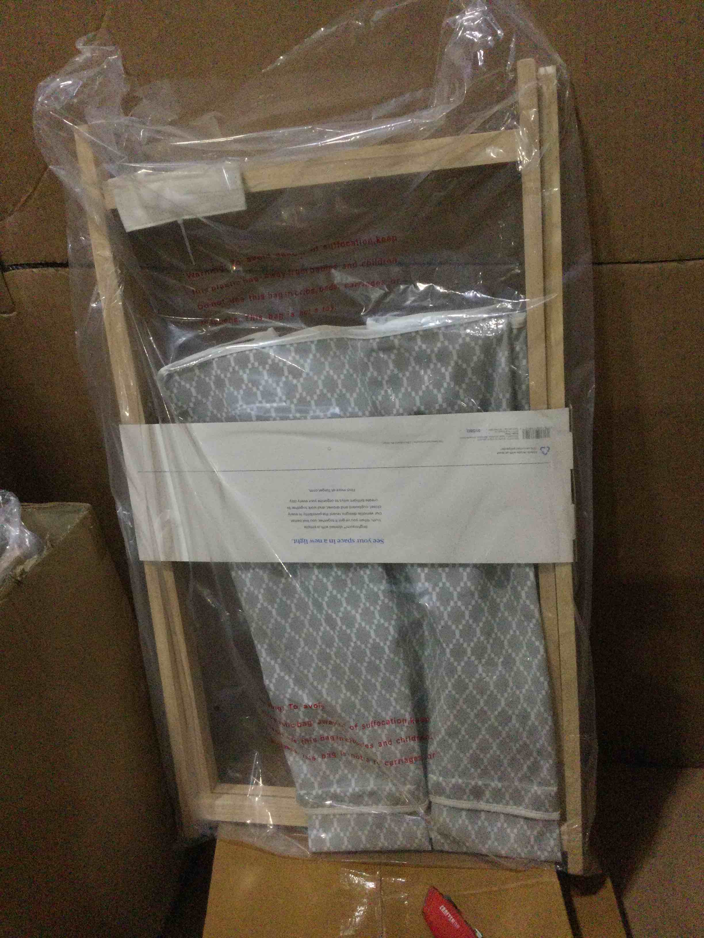https://s3.amazonaws.com/lotting-images-prod/bidfta/BLU4665767_1688738877032.jpeg
