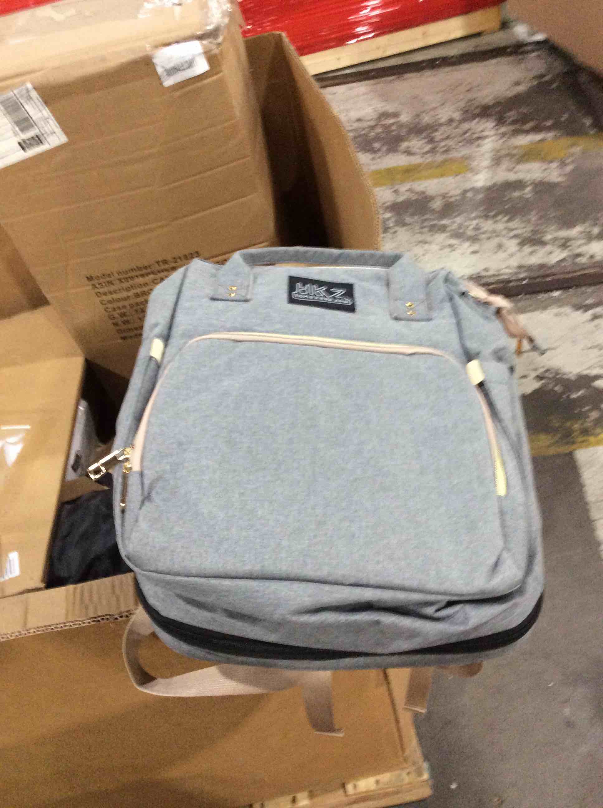 https://s3.amazonaws.com/lotting-images-prod/bidfta/BLU4666510_1690903162101.jpeg