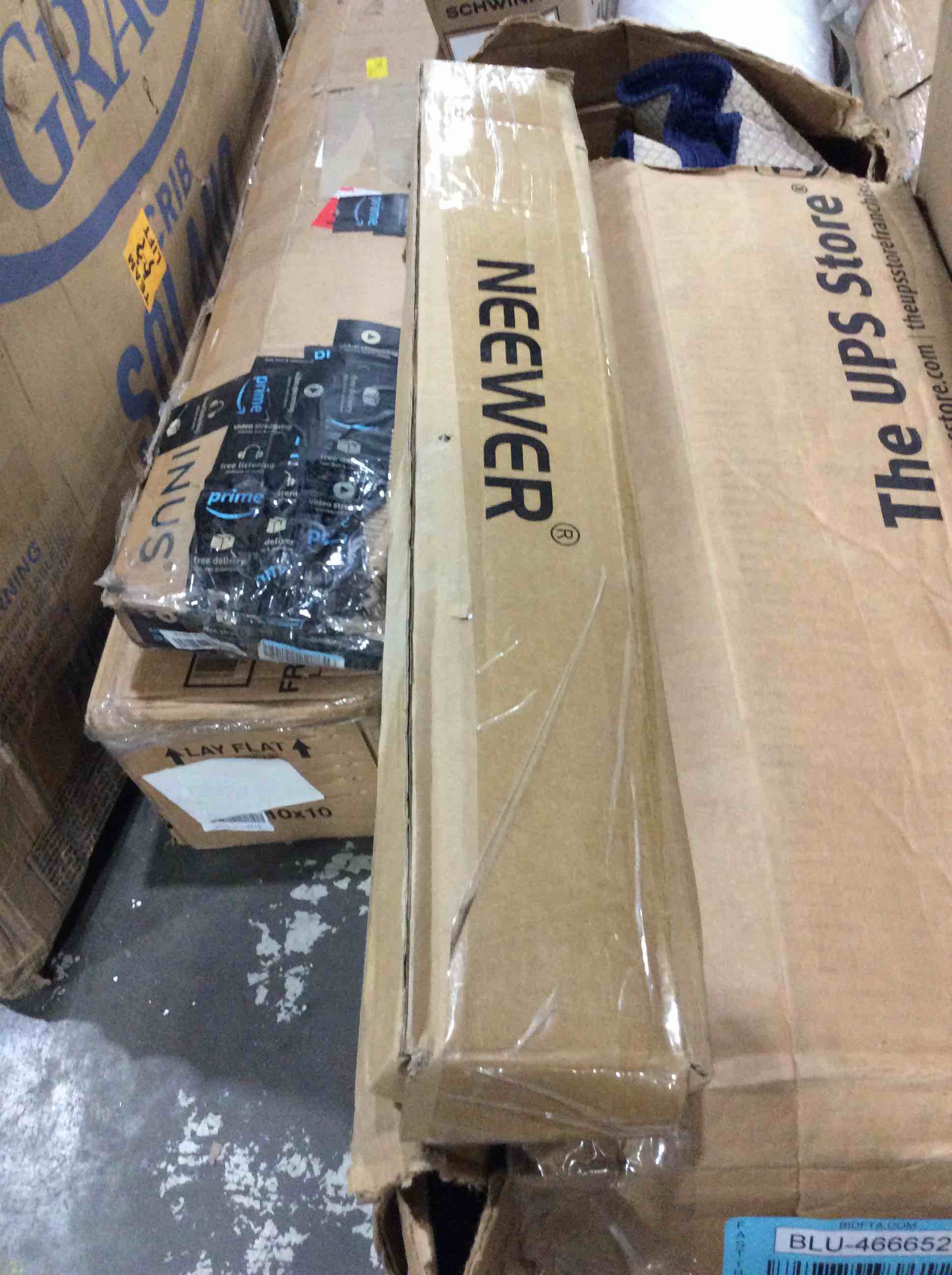 https://s3.amazonaws.com/lotting-images-prod/bidfta/BLU4666528_1690912832909.jpeg