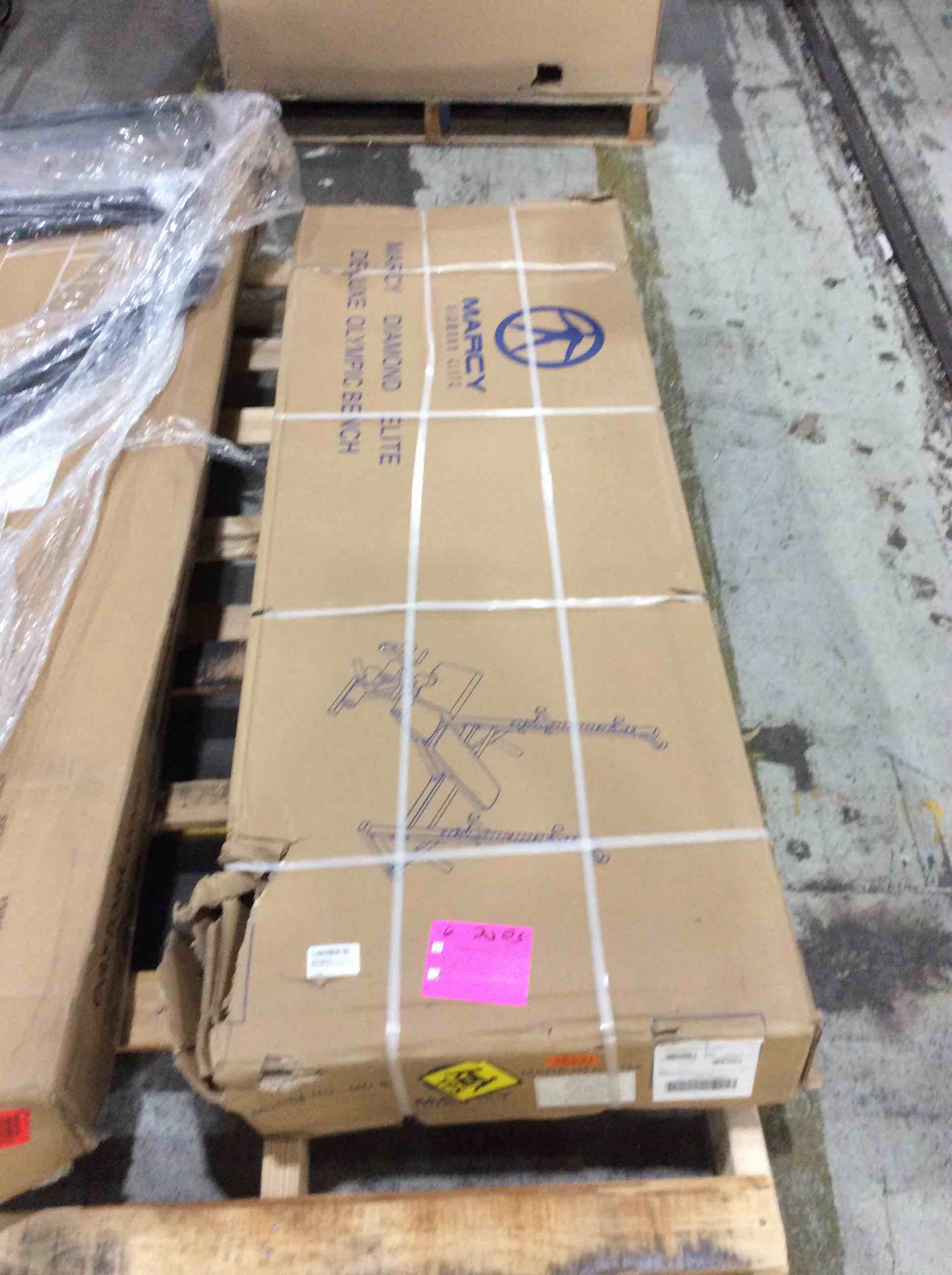 https://s3.amazonaws.com/lotting-images-prod/bidfta/BLU4666557_1690928631093.jpeg