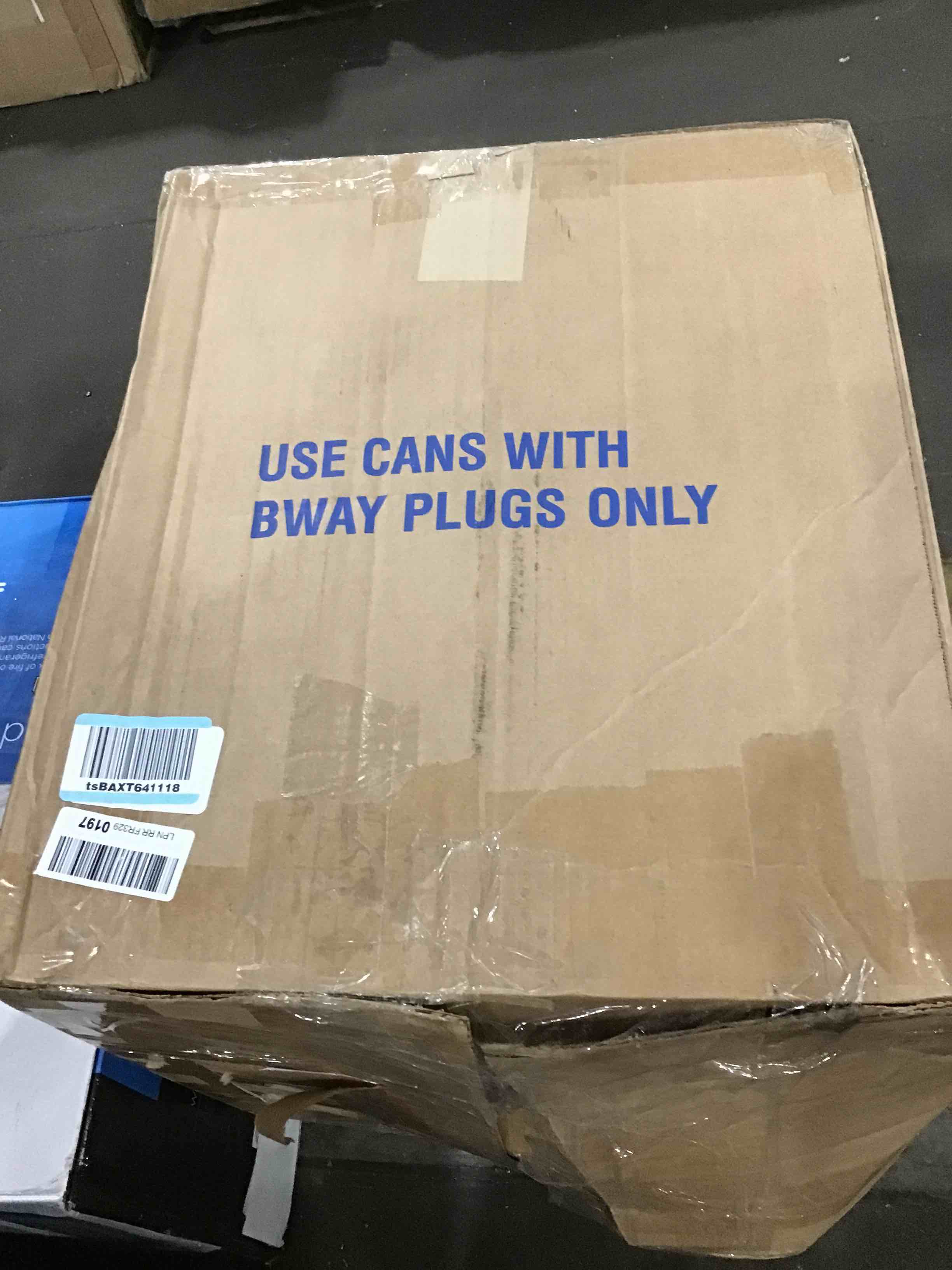 https://s3.amazonaws.com/lotting-images-prod/bidfta/BLU4667882_1690468496449.jpeg